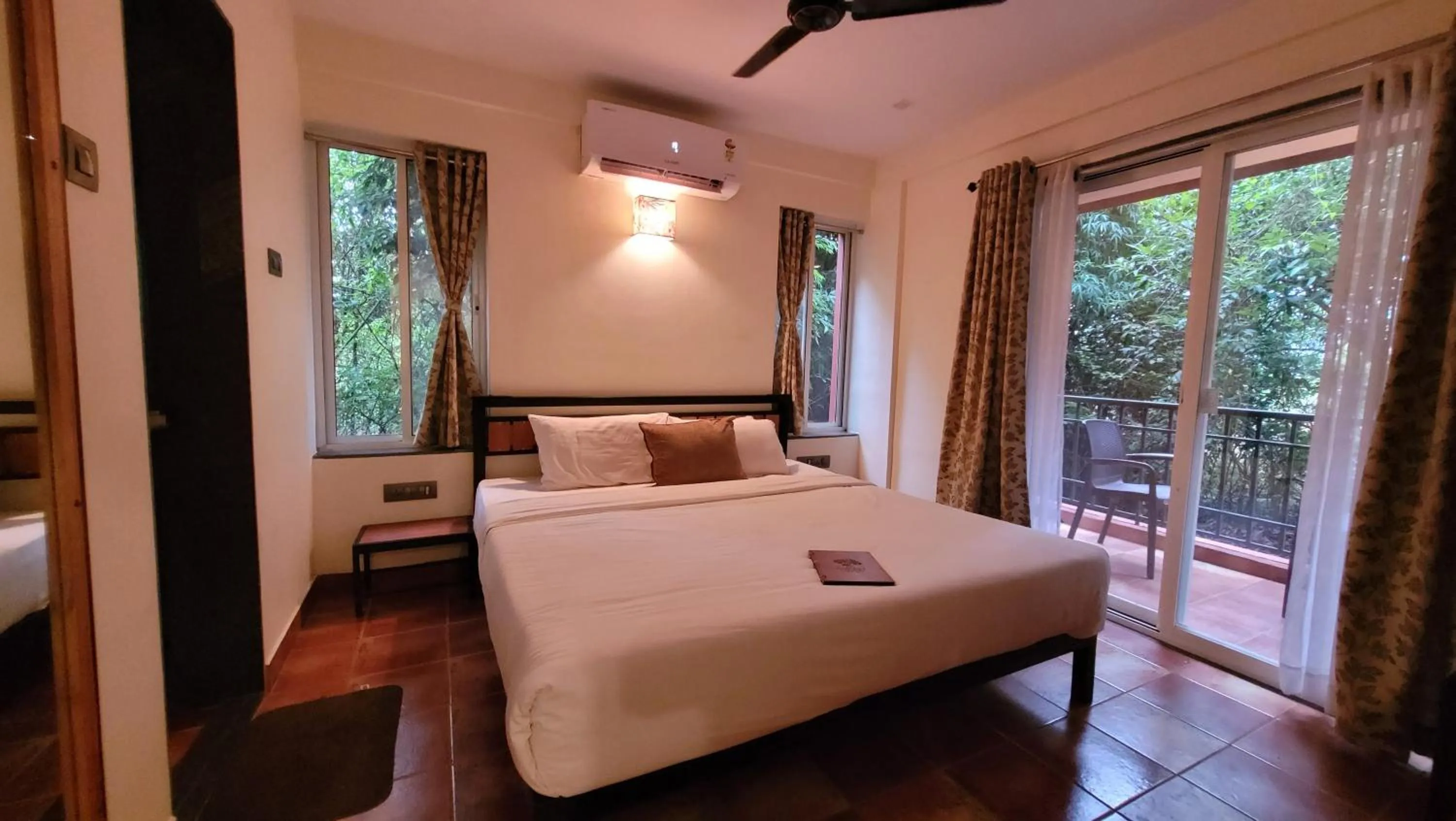 Bedroom, Bed in Forest Escapes Koyna