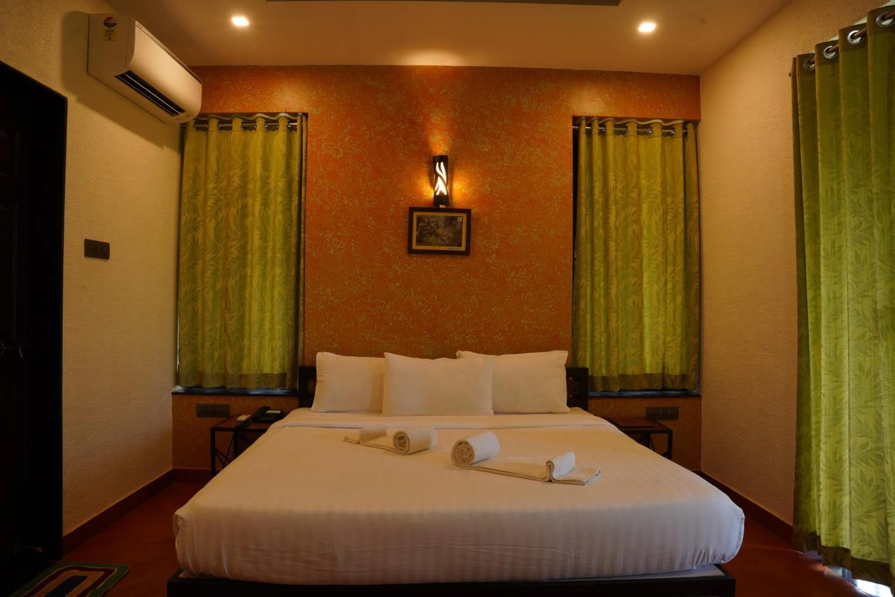 Bedroom, Bed in Forest Escapes Koyna