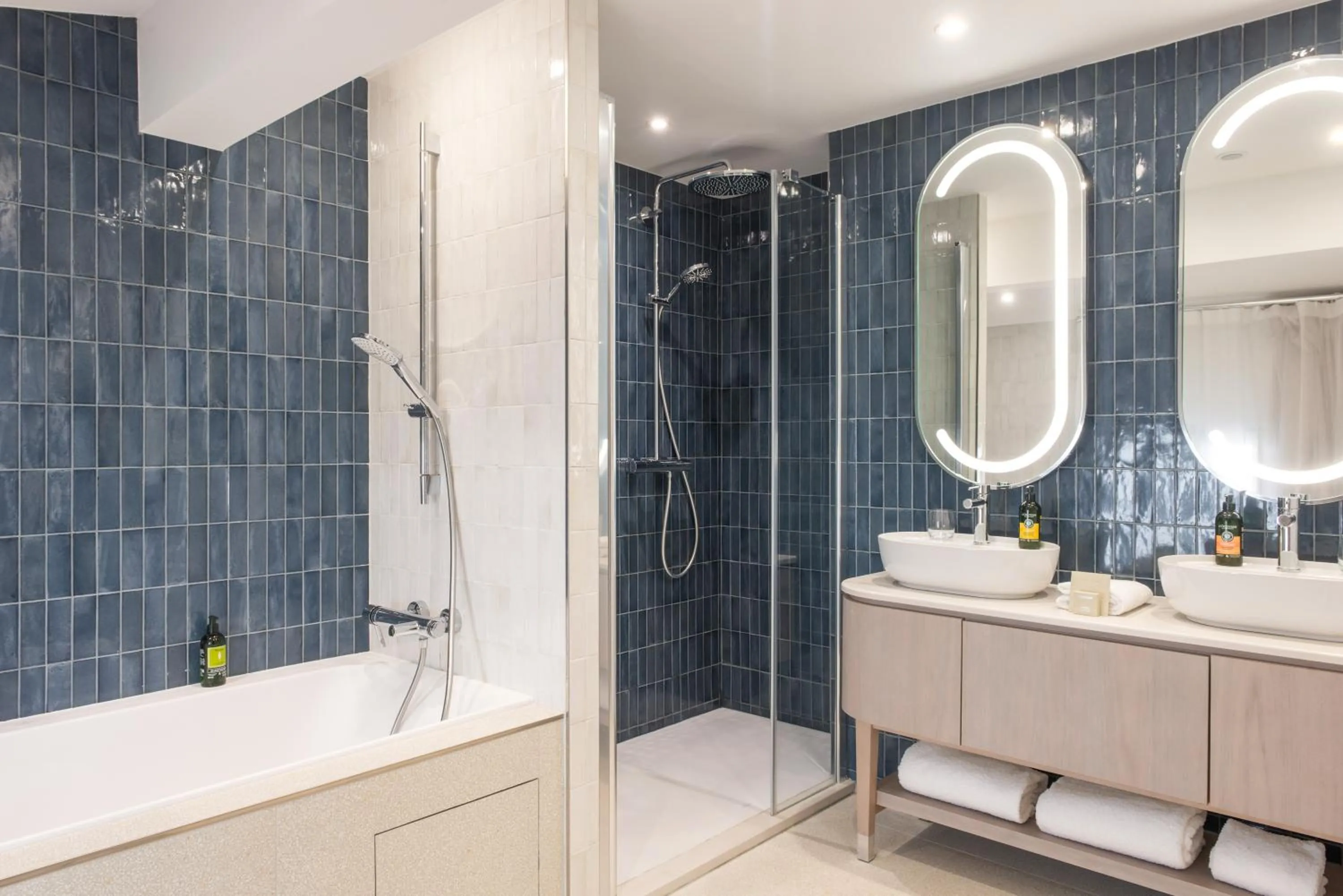 Bathroom in Le Grand Balcon Hotel