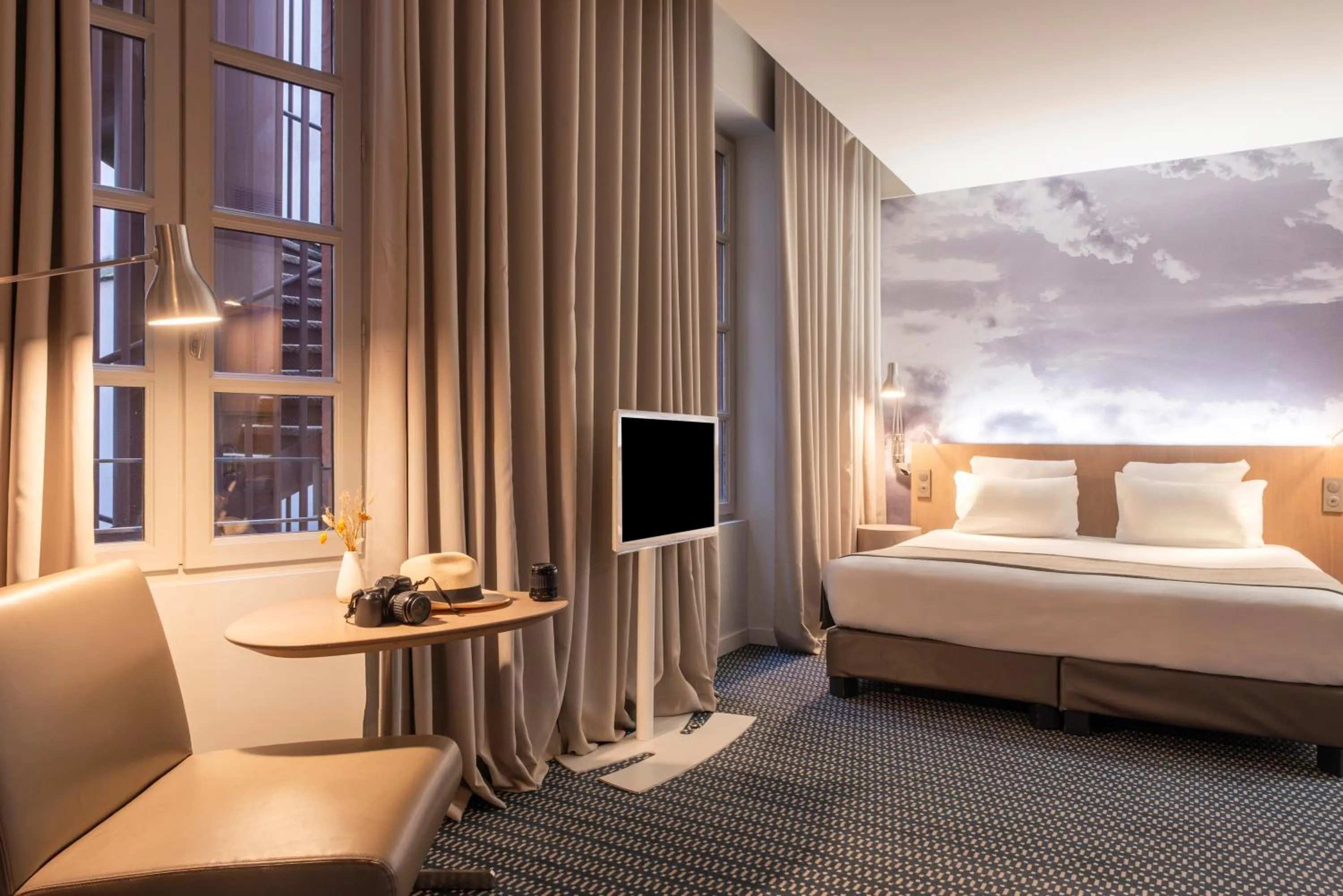 Bedroom, Bed in Le Grand Balcon Hotel