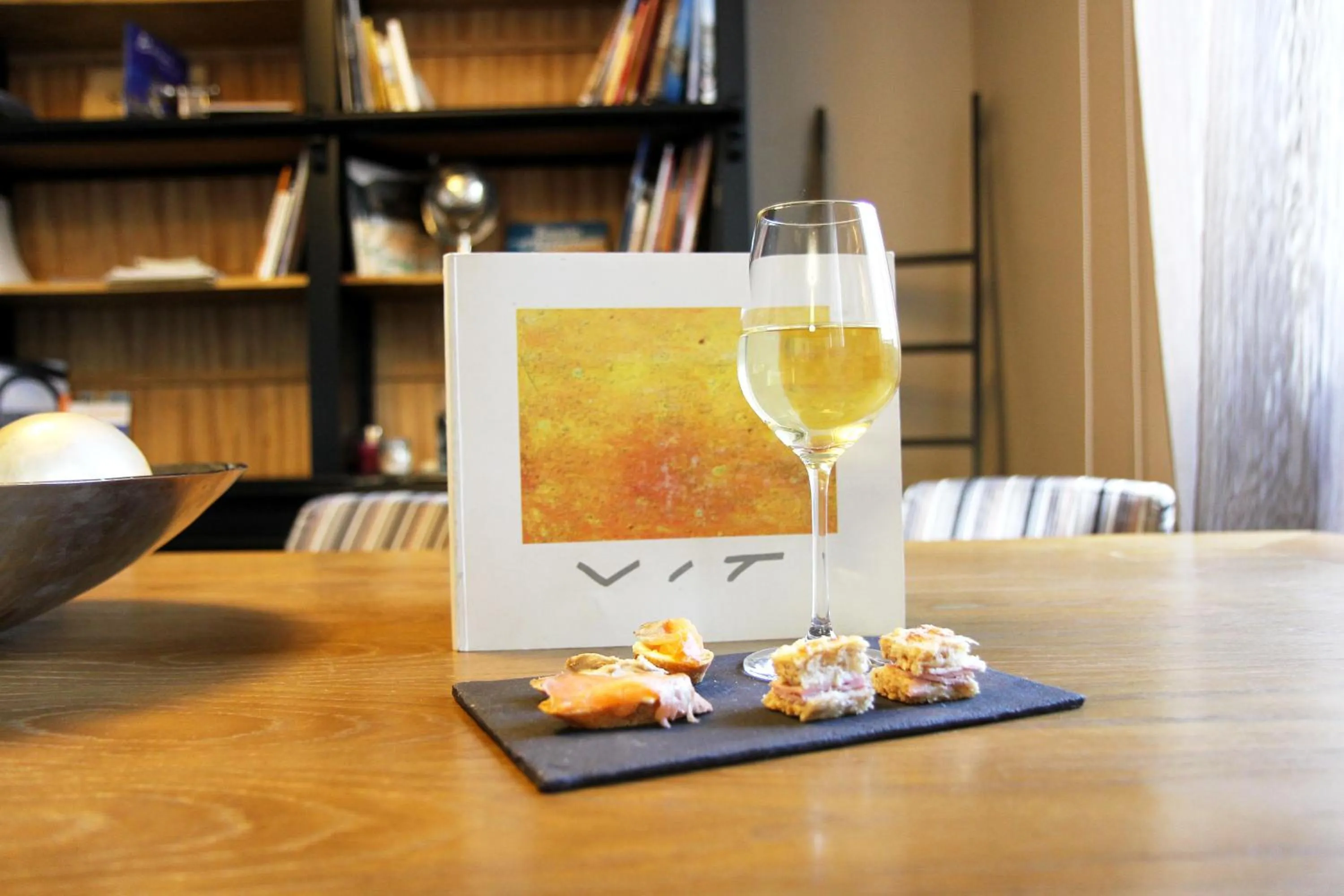 Communal lounge/ TV room in Best Western Plus Bordeaux Gare Saint-Jean