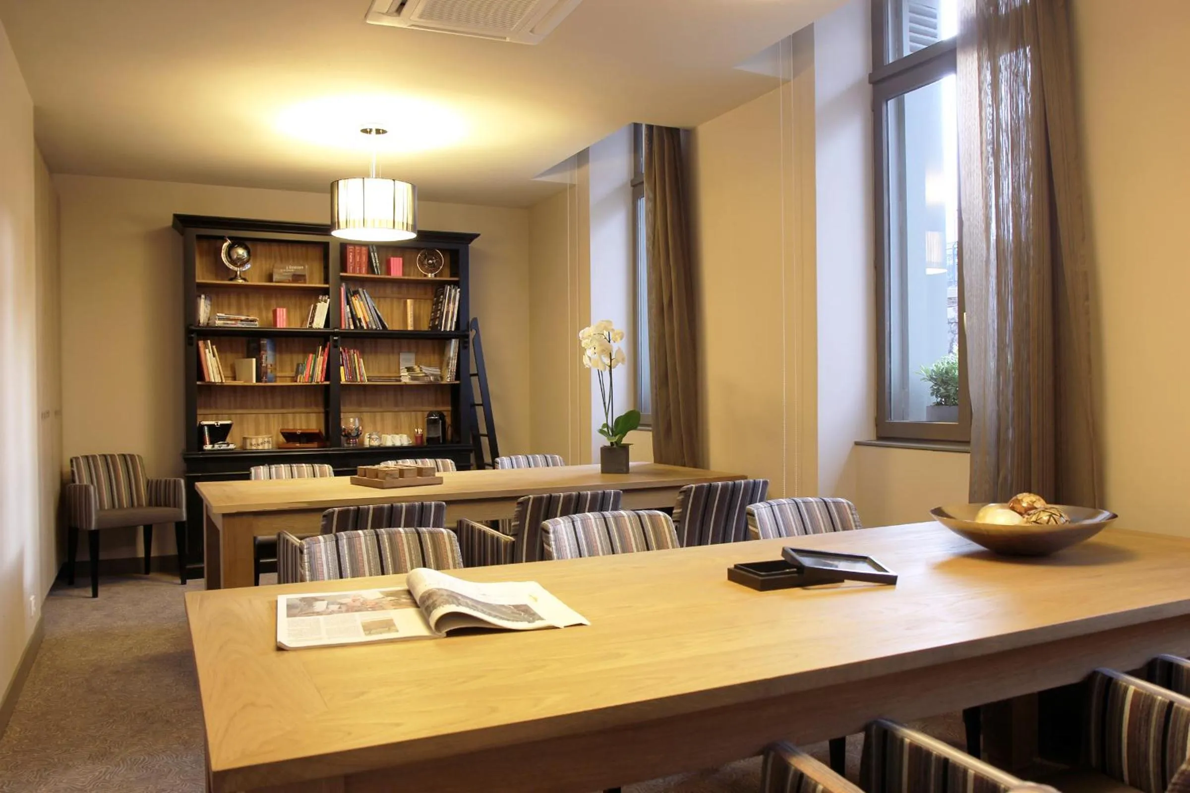 Communal lounge/ TV room in Best Western Plus Bordeaux Gare Saint-Jean