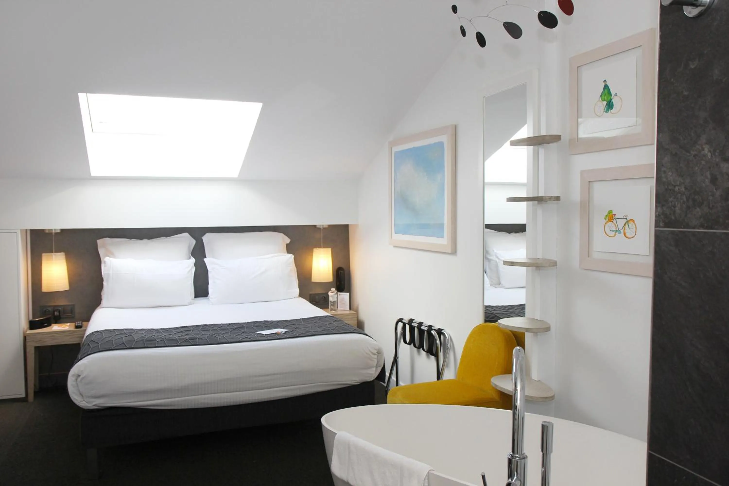 Photo of the whole room in Best Western Plus Bordeaux Gare Saint-Jean