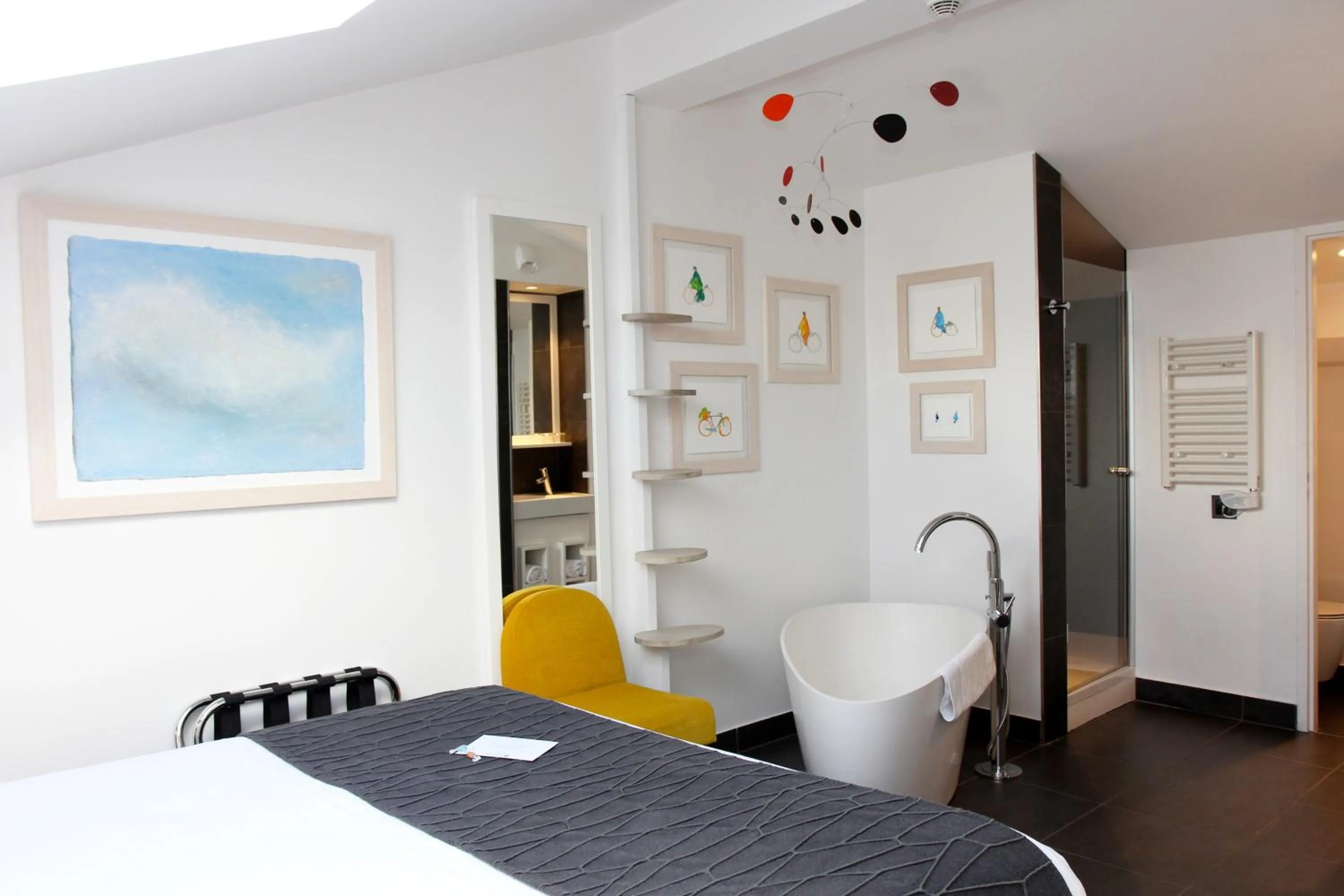 Bathroom in Best Western Plus Bordeaux Gare Saint-Jean