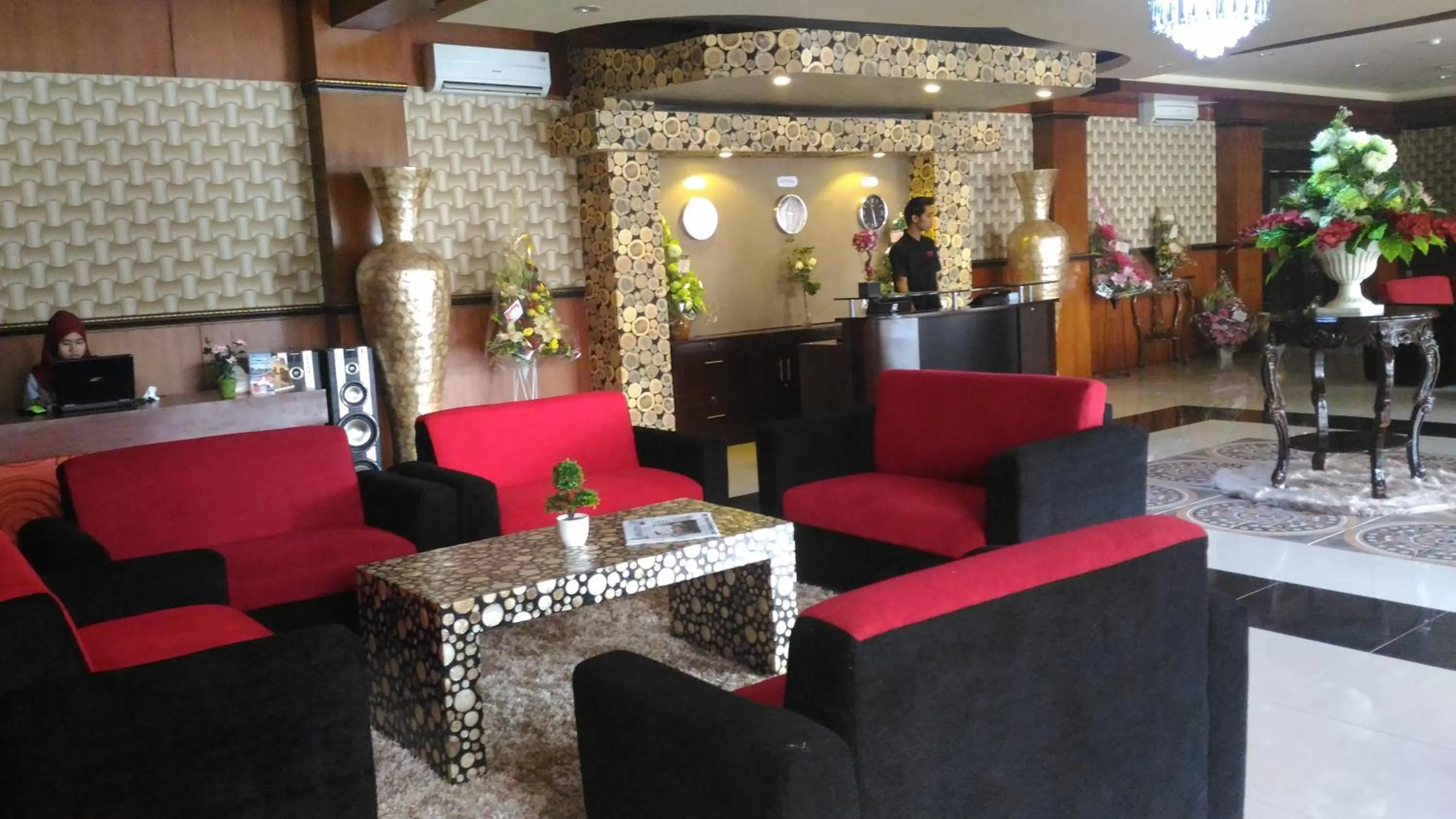 Lobby or reception in Red Chilies Hotel