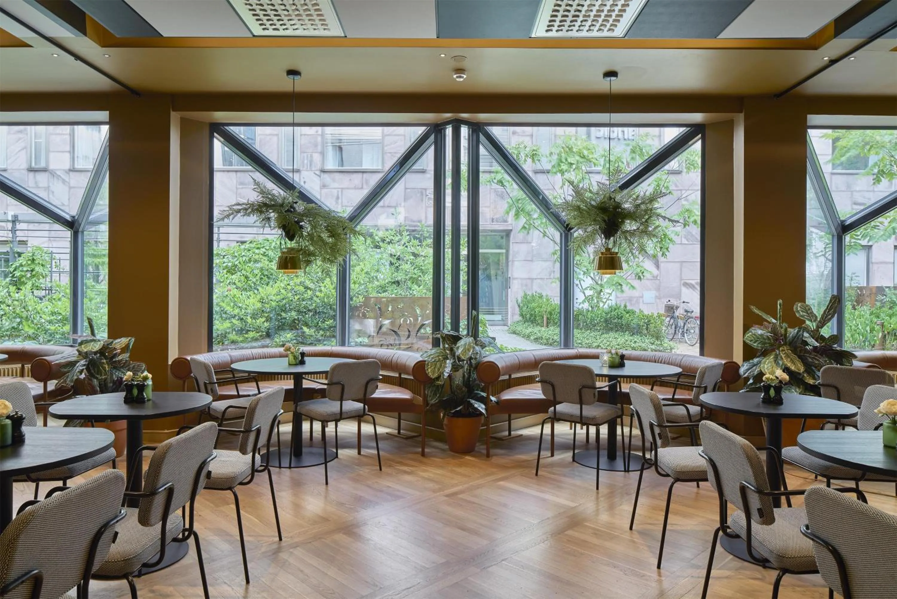 Restaurant/places to eat in Scandic Park