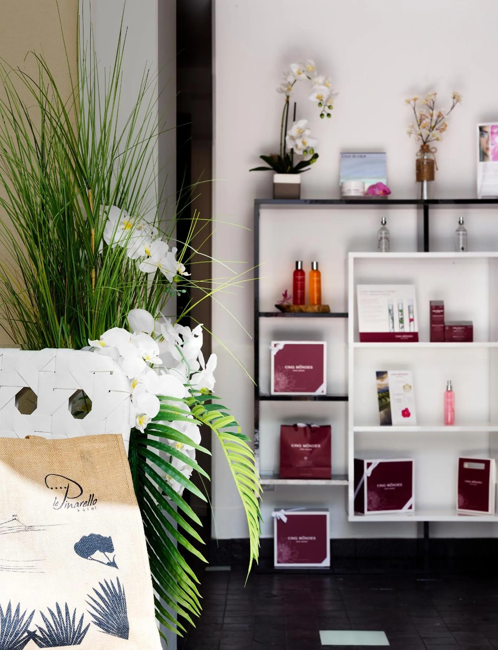 On-site shops in Le Pinarello