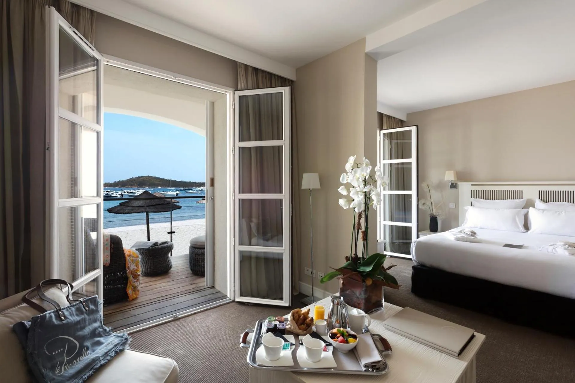 Balcony/Terrace, Bed in Le Pinarello