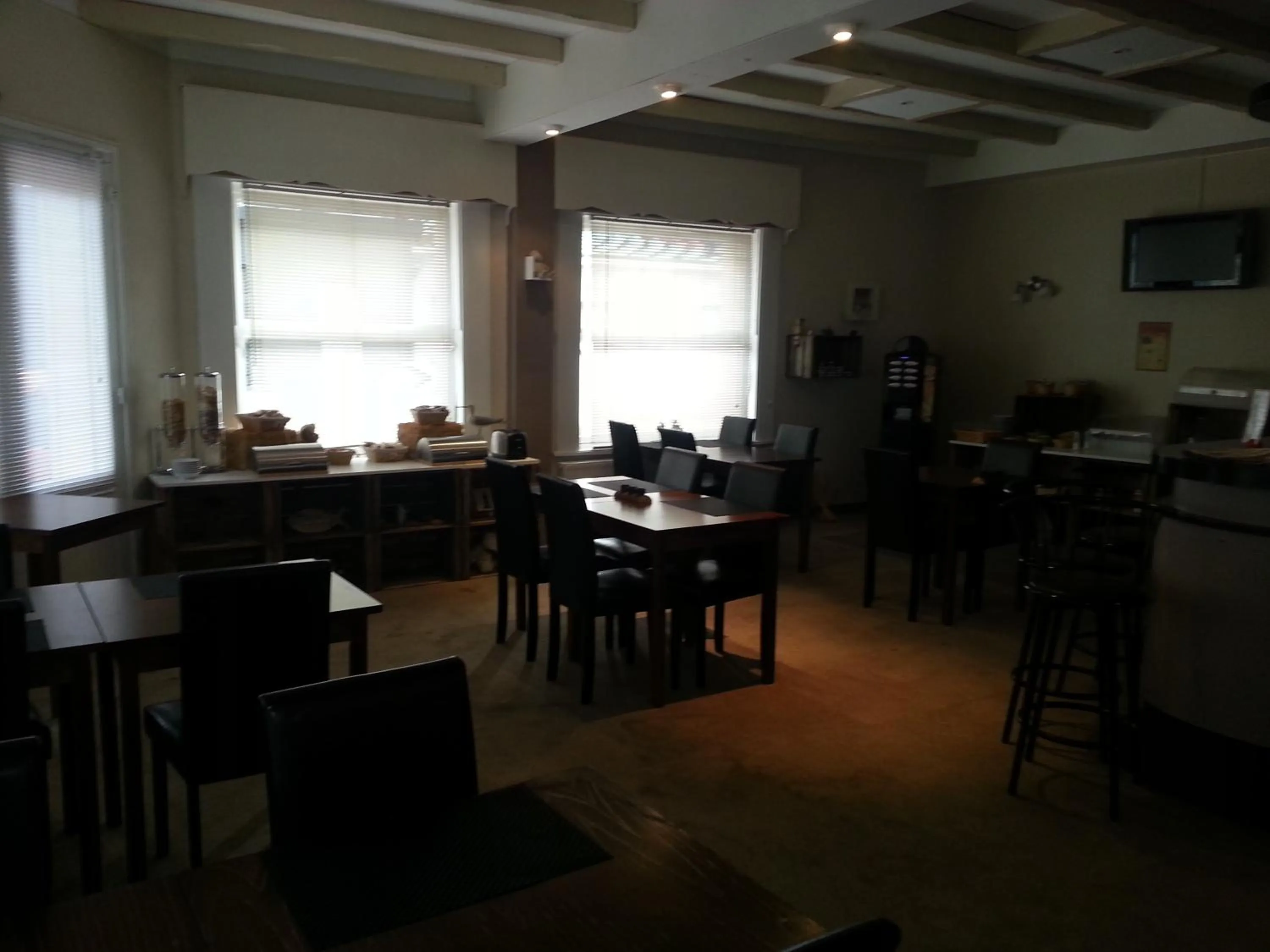 Restaurant/places to eat in Hôtel Pacific