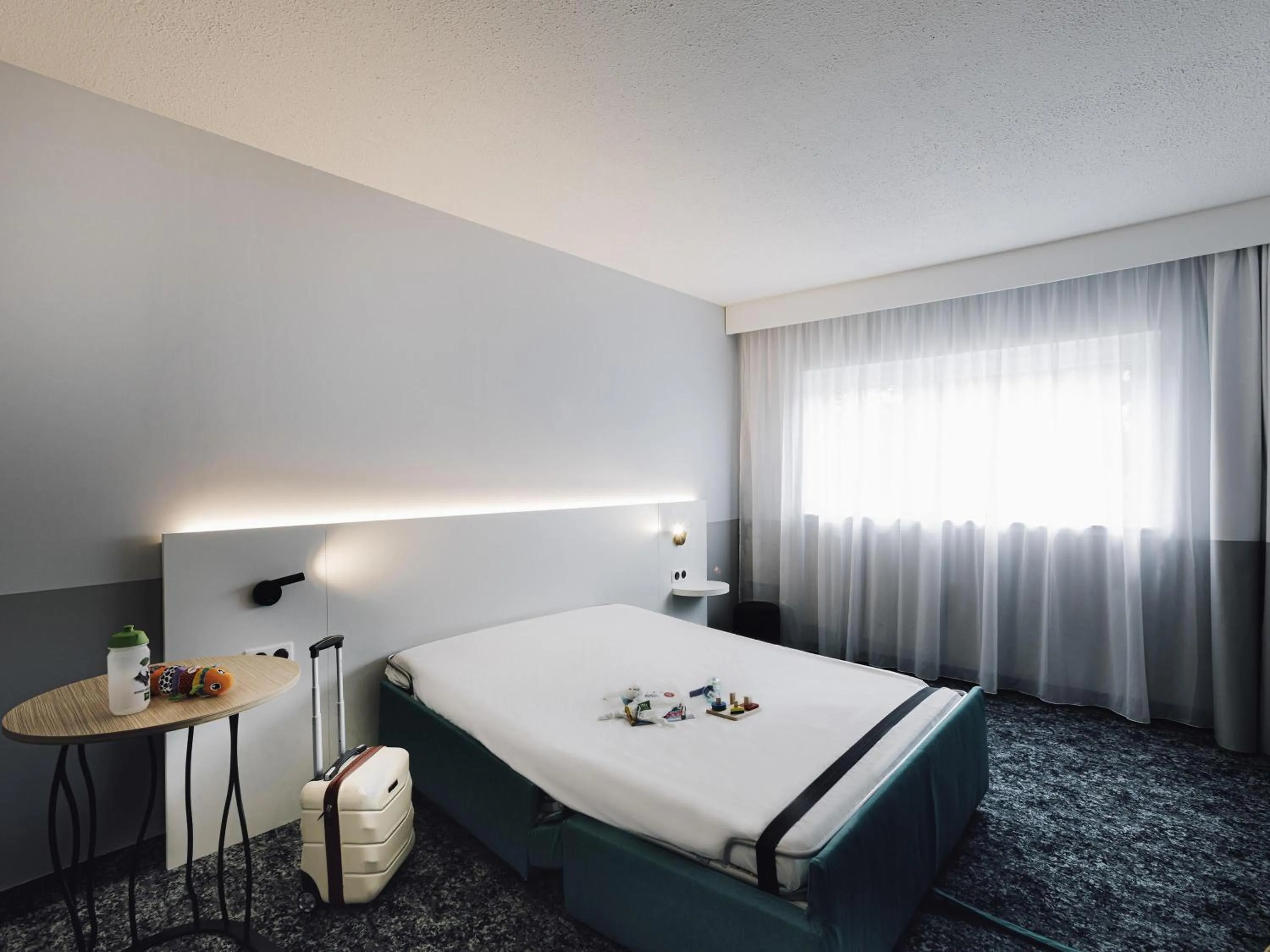 Bedroom, Bed in ibis Styles Nancy Laxou