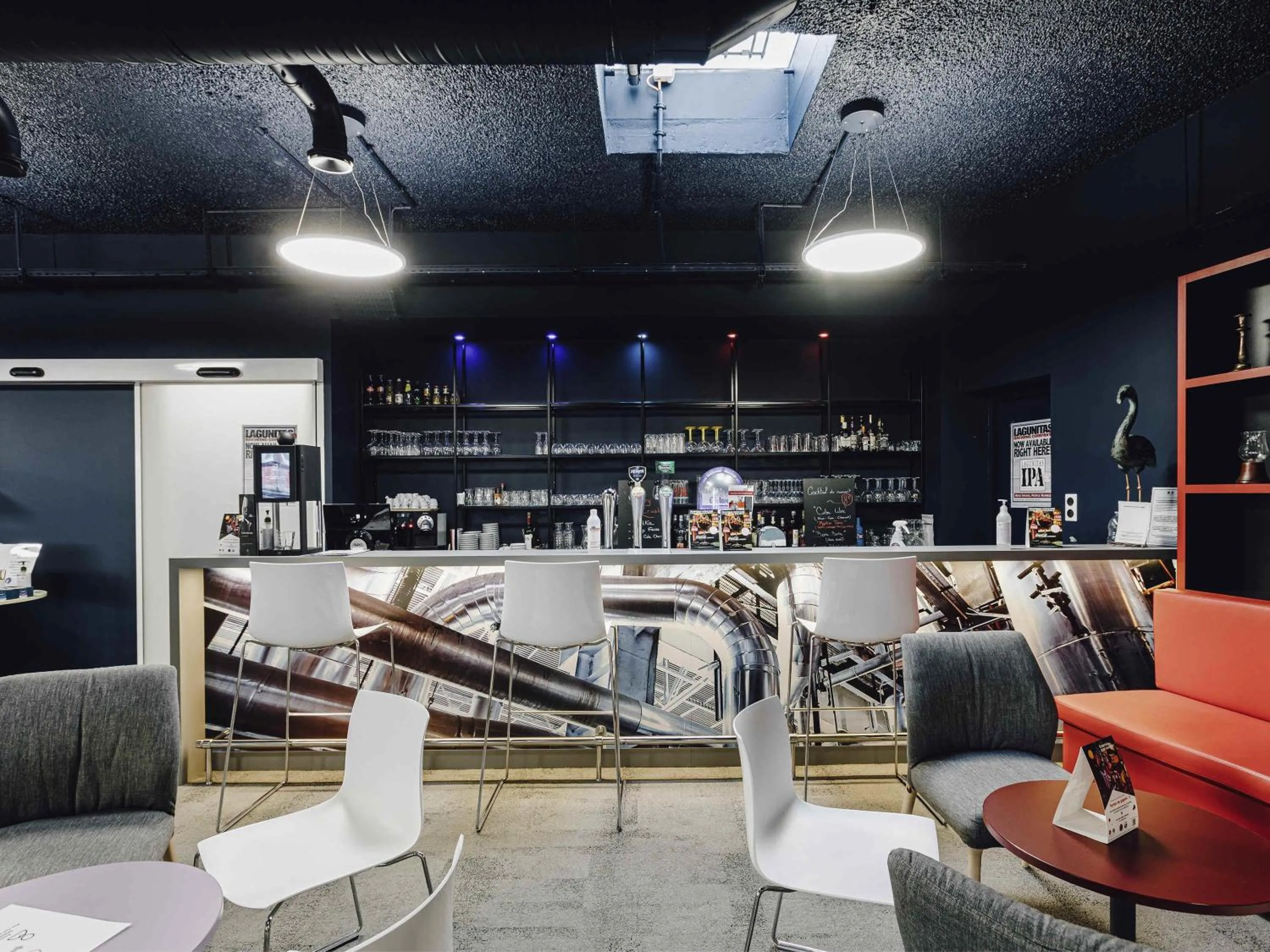 Lounge or bar in ibis Styles Nancy Laxou