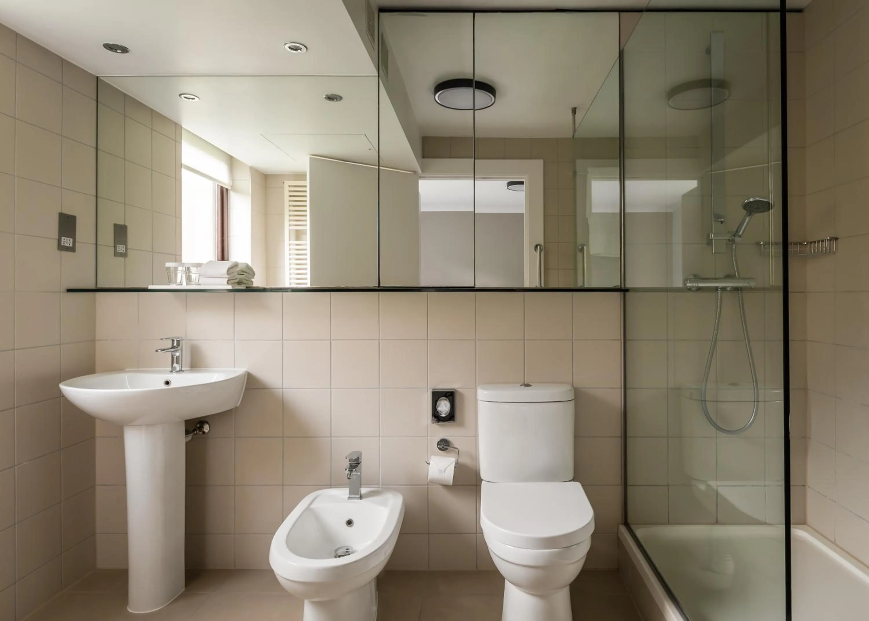 Bathroom in Monarch House - Serviced Apartments - Kensington
