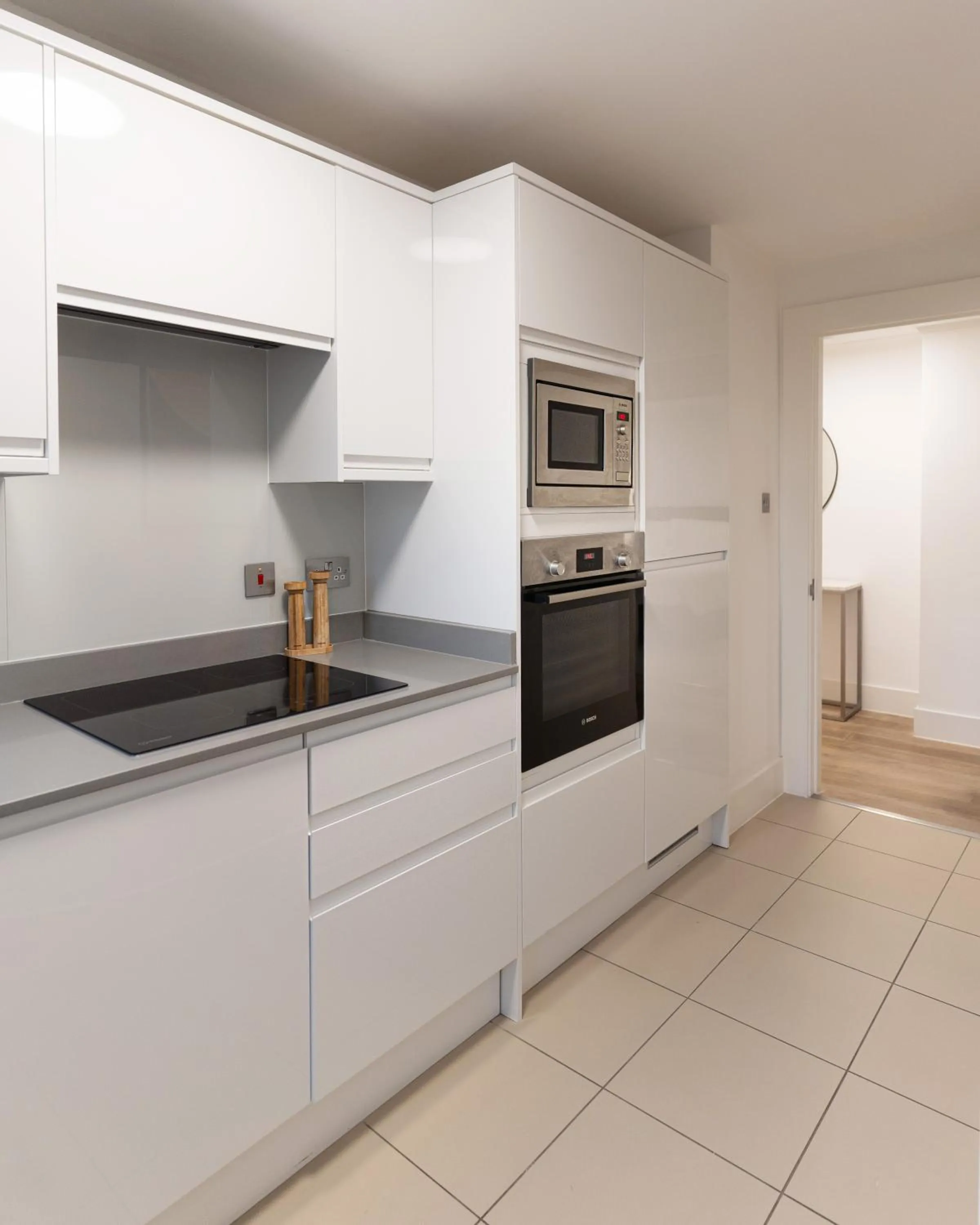 Kitchen or kitchenette in Monarch House - Serviced Apartments - Kensington