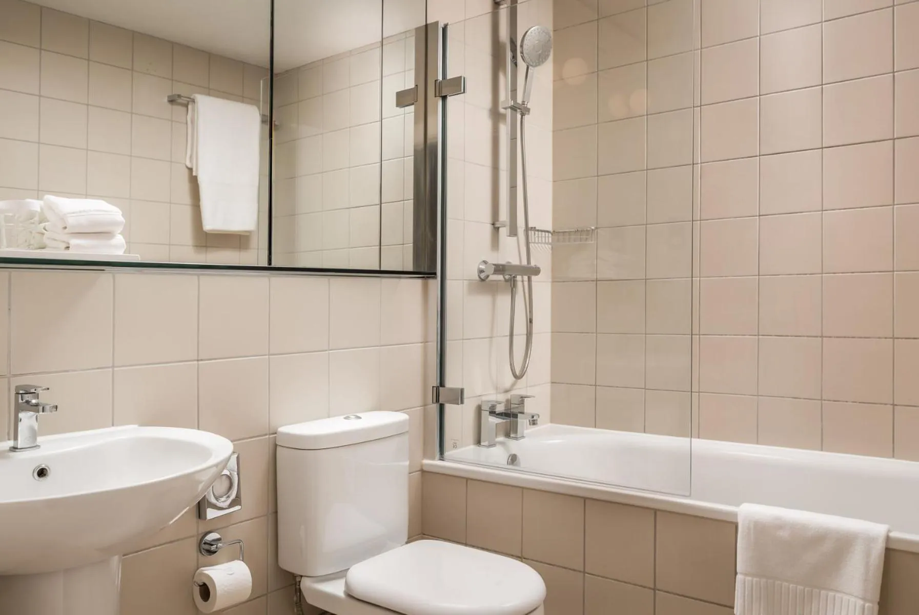 Bathroom in Monarch House - Serviced Apartments - Kensington