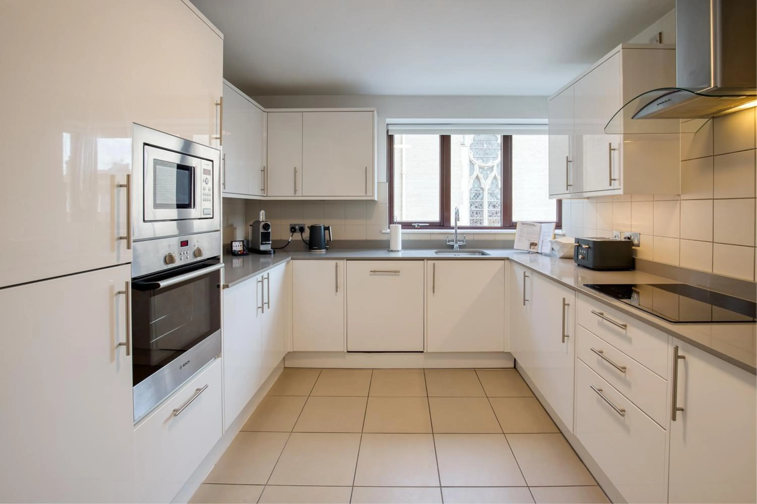 Kitchen or kitchenette in Monarch House - Serviced Apartments - Kensington