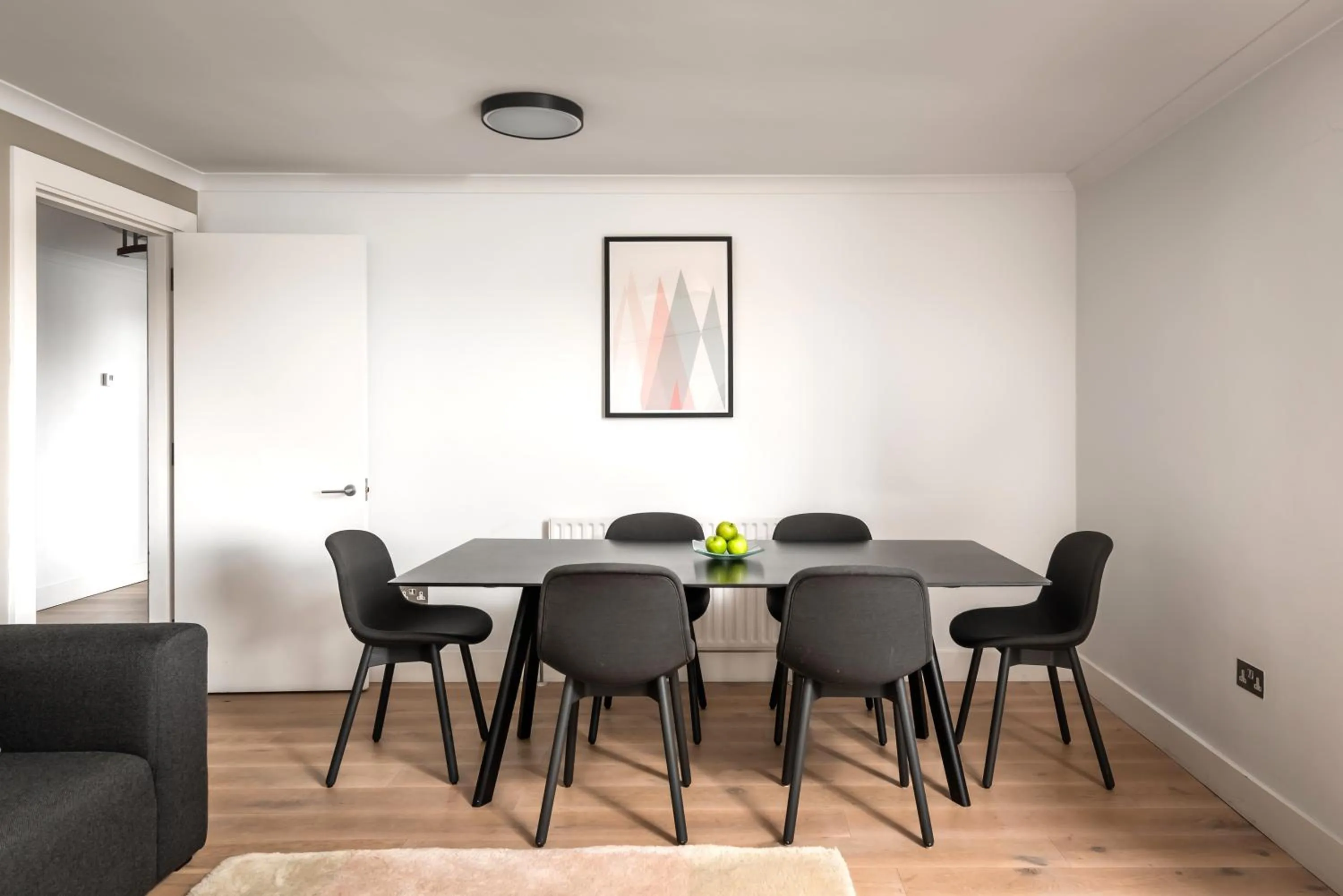 Dining area in Monarch House - Serviced Apartments - Kensington