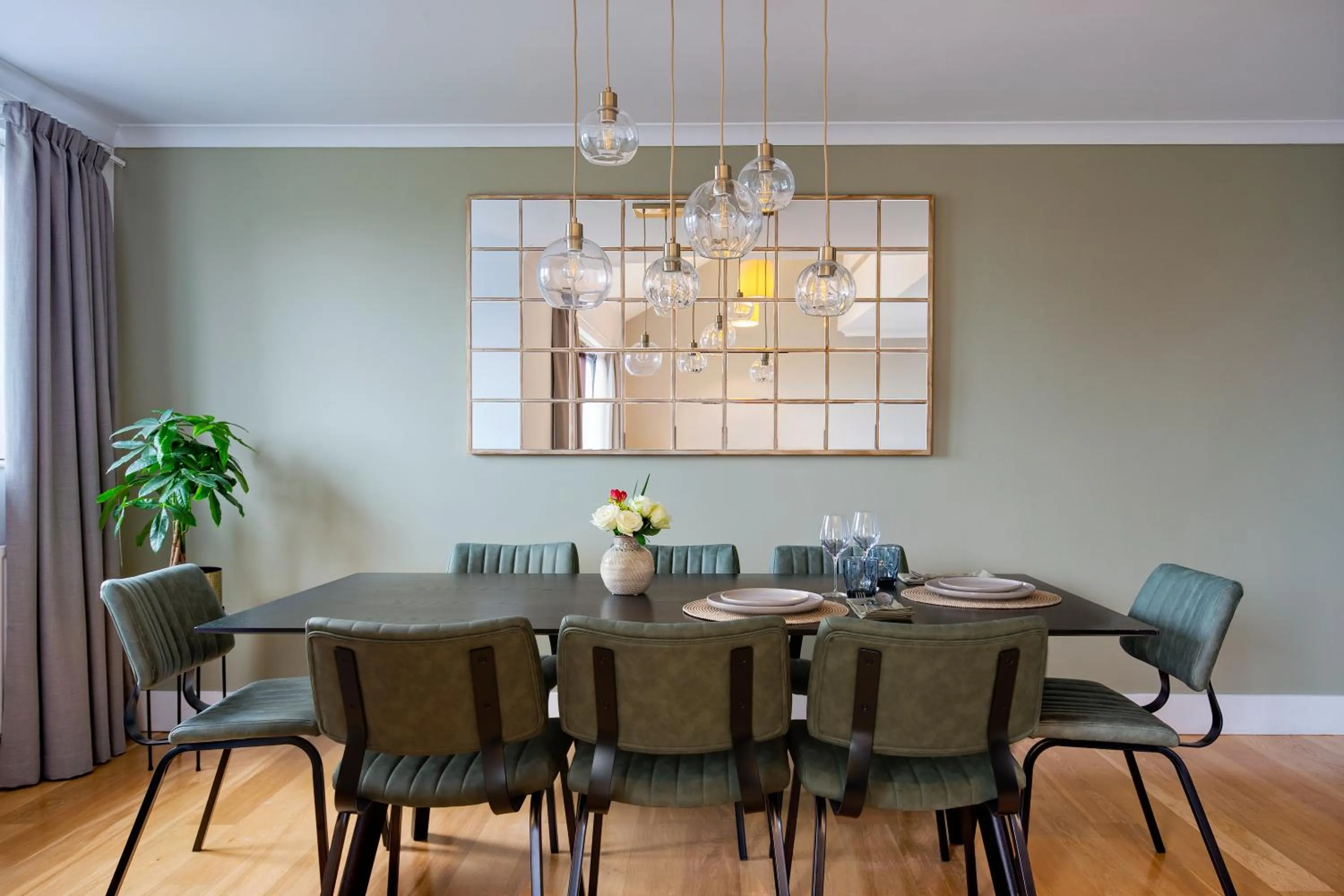 Dining area in Monarch House - Serviced Apartments - Kensington