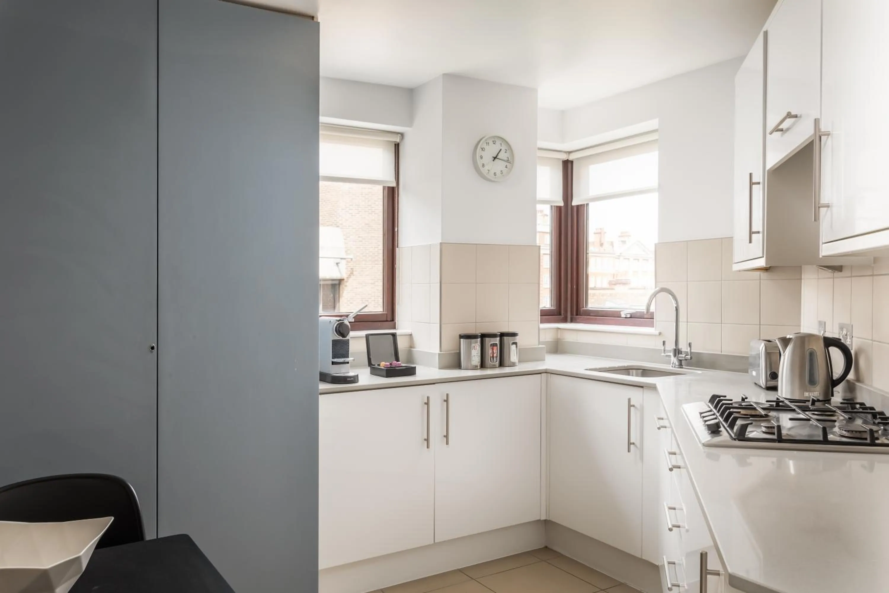 Kitchen or kitchenette in Monarch House - Serviced Apartments - Kensington