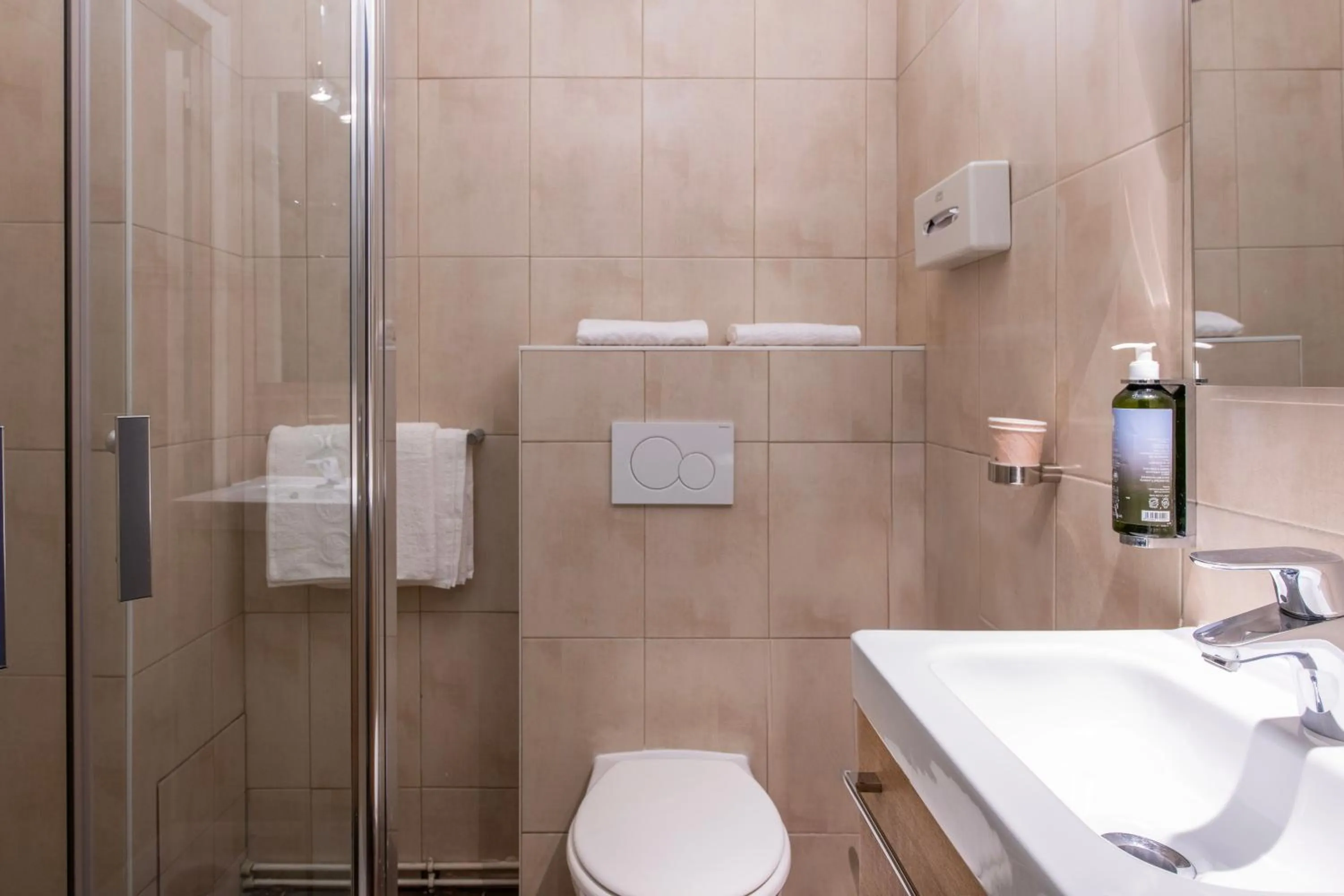 Bathroom in Grand Hôtel De Paris