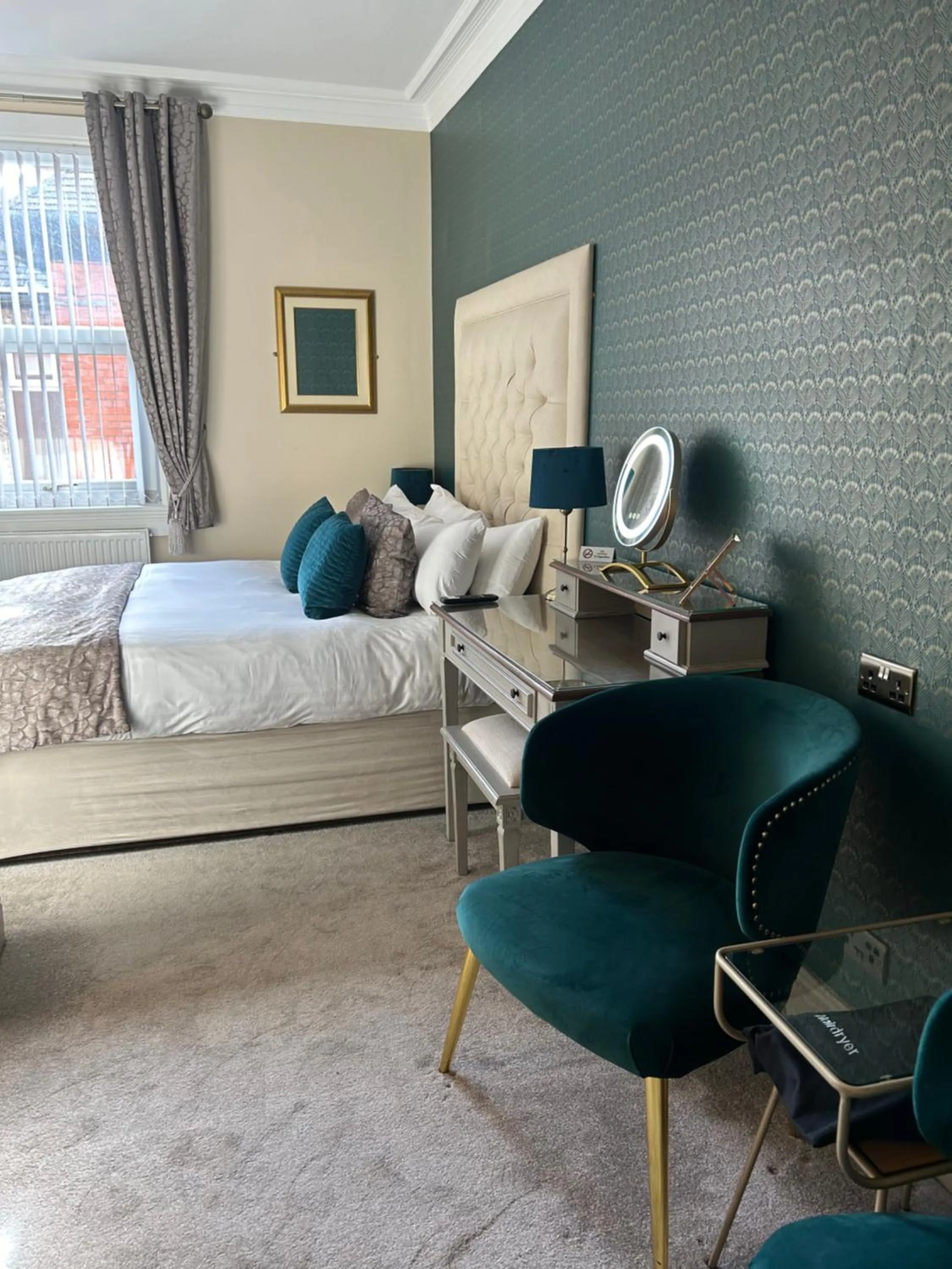 Bed in Ashbourne House