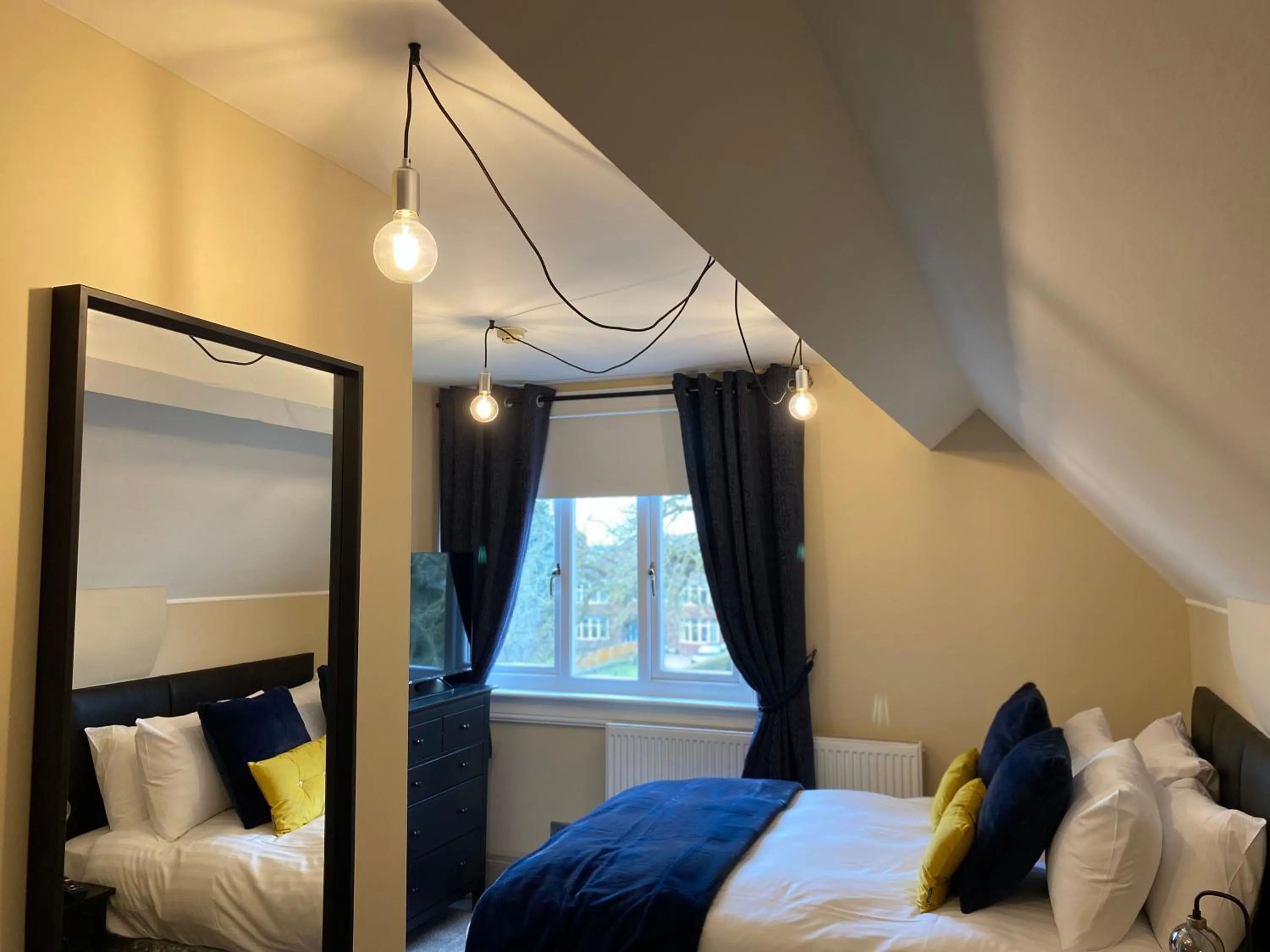 Bedroom, Bed in Ashbourne House