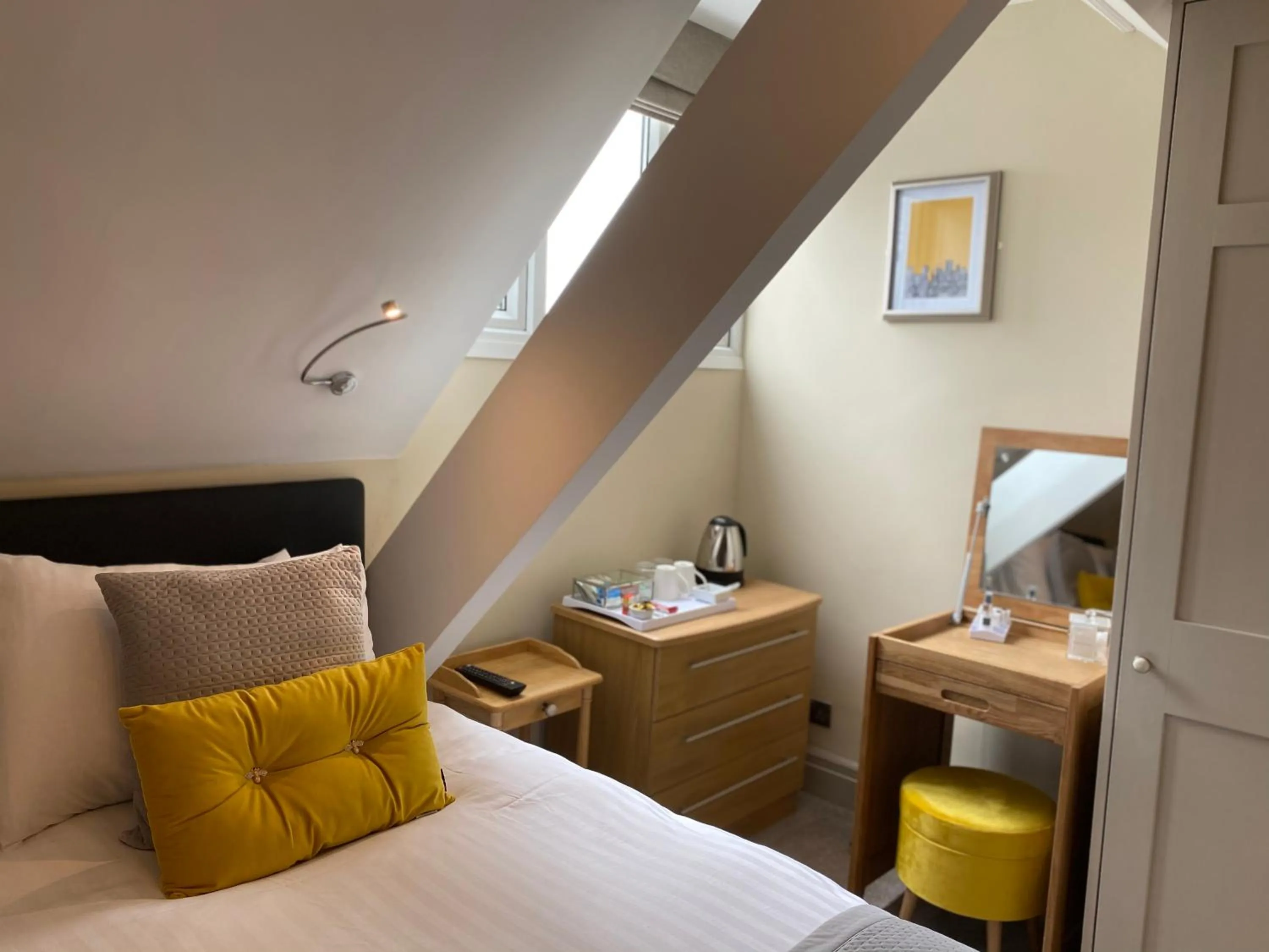 Bedroom, Bed in Ashbourne House