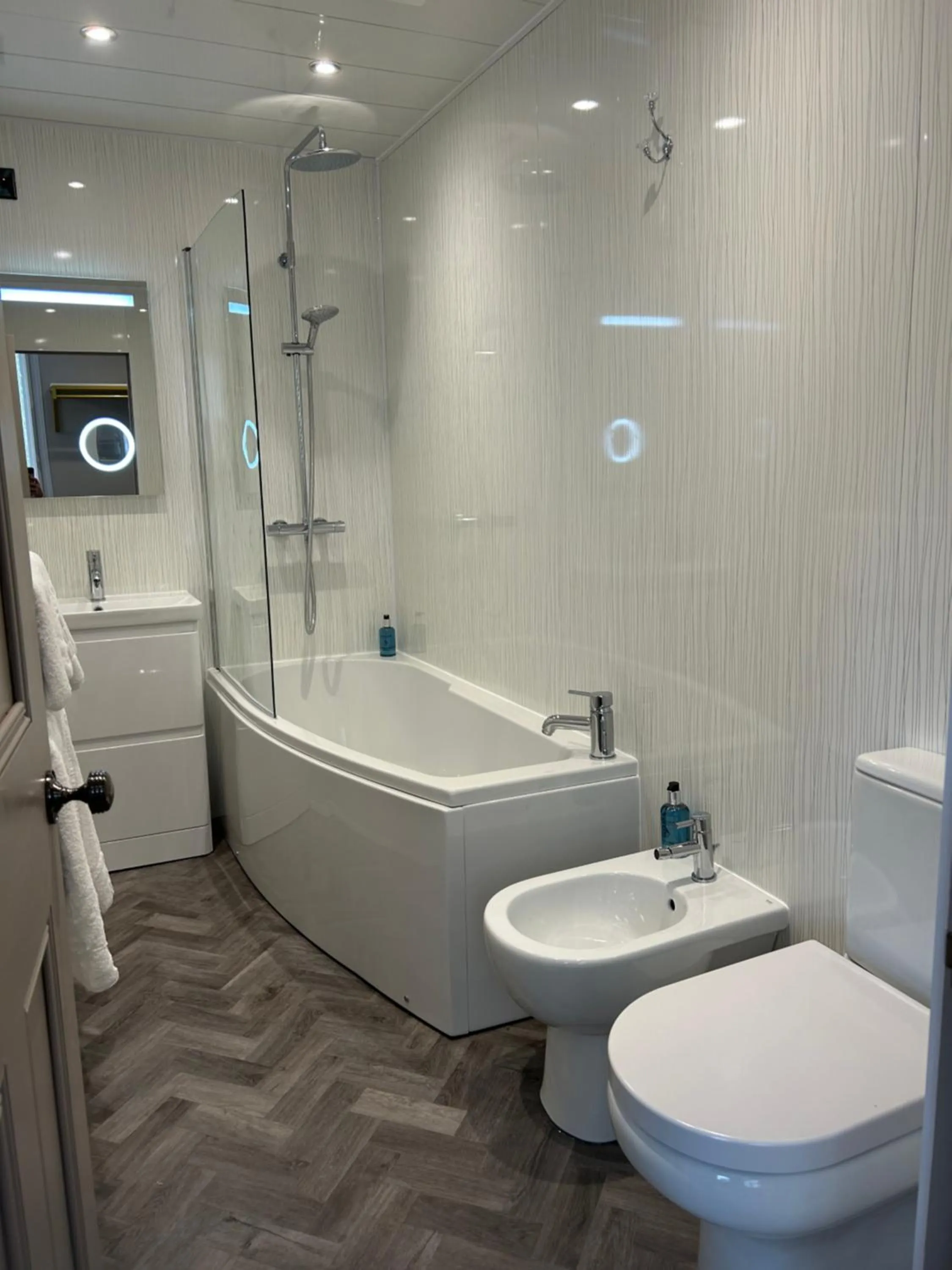 Shower in Ashbourne House