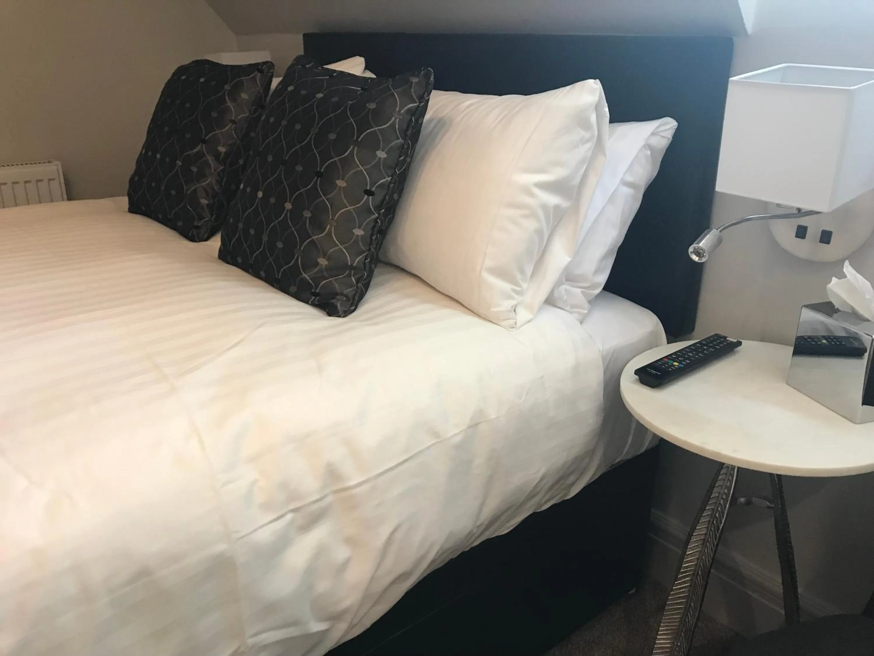 Bedroom, Bed in Ashbourne House