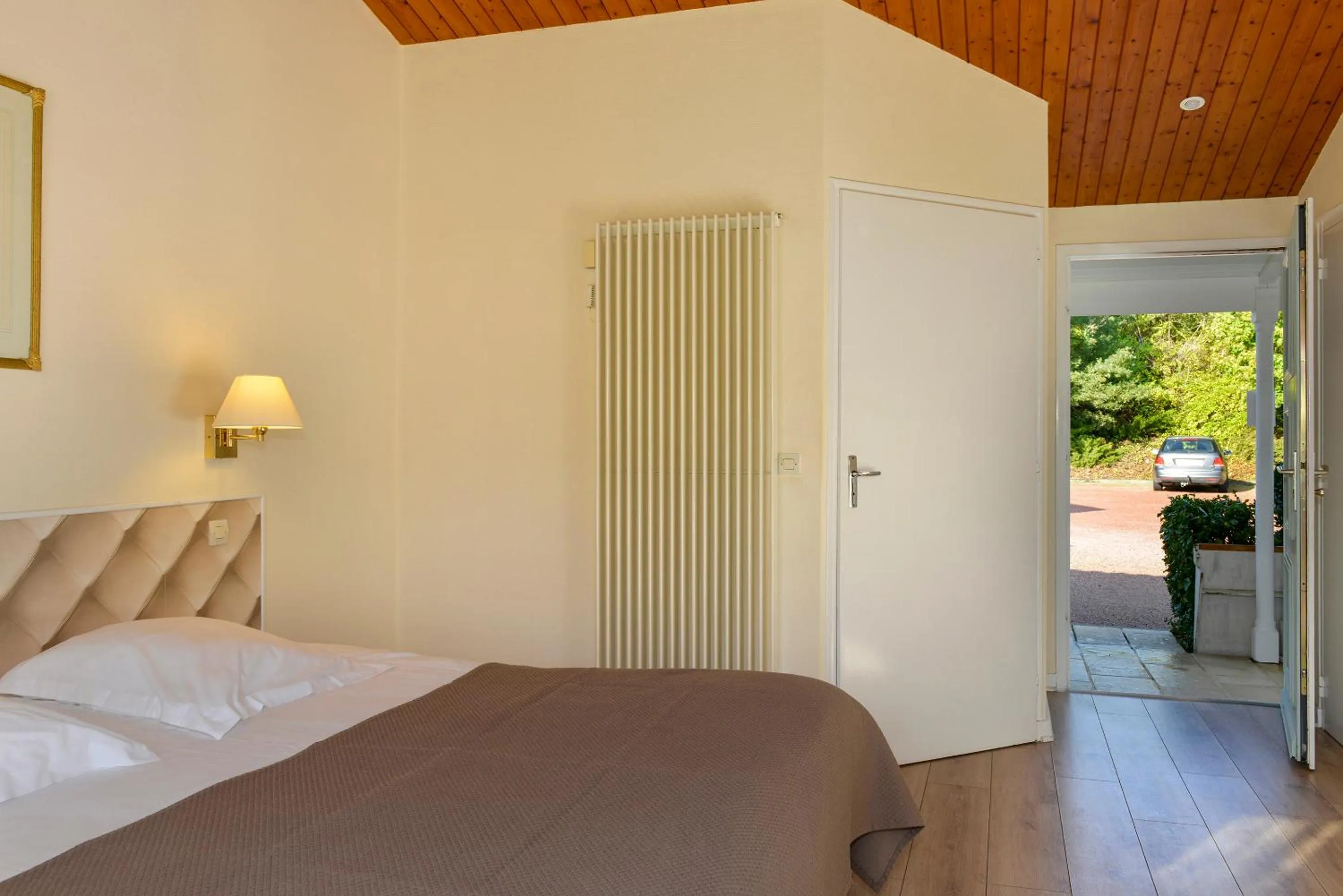 Bedroom, Bed in Logis Hôtel Val de Vienne