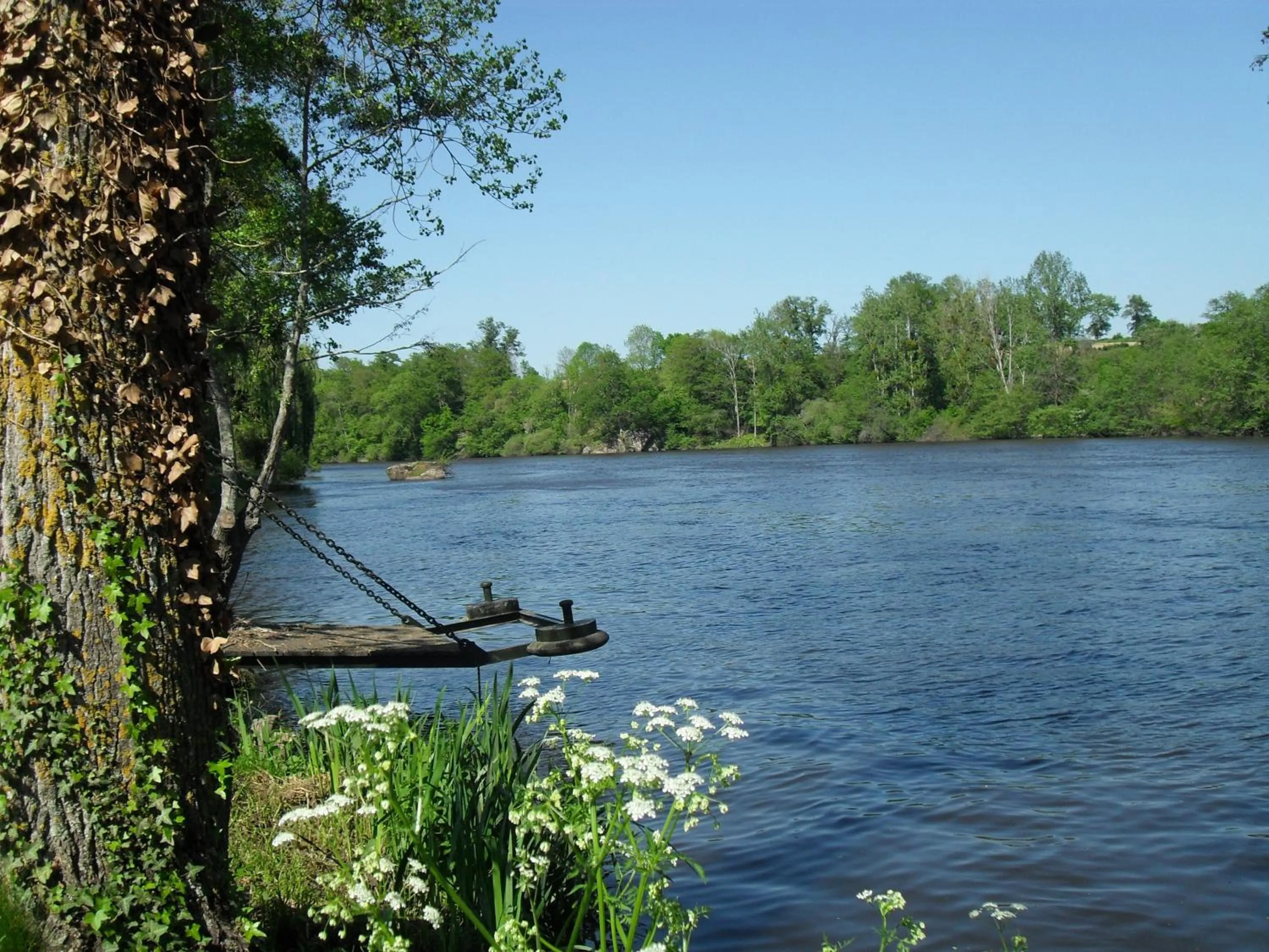River view in Logis Hôtel Val de Vienne
