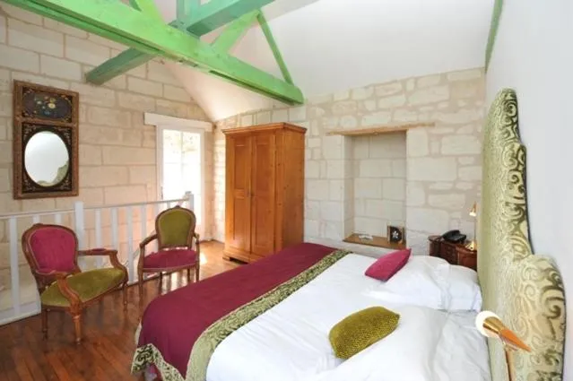 Bedroom, Bed in Logis Demeure de la Vignole
