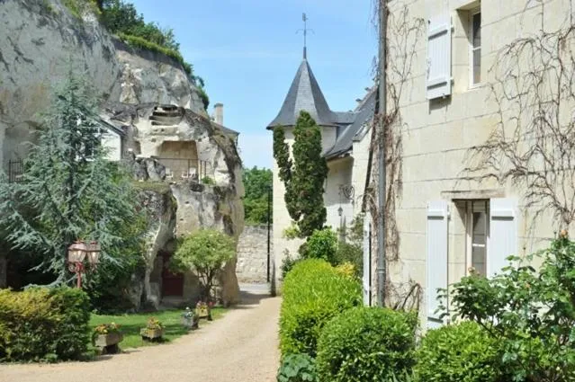 Facade/entrance in Logis Demeure de la Vignole
