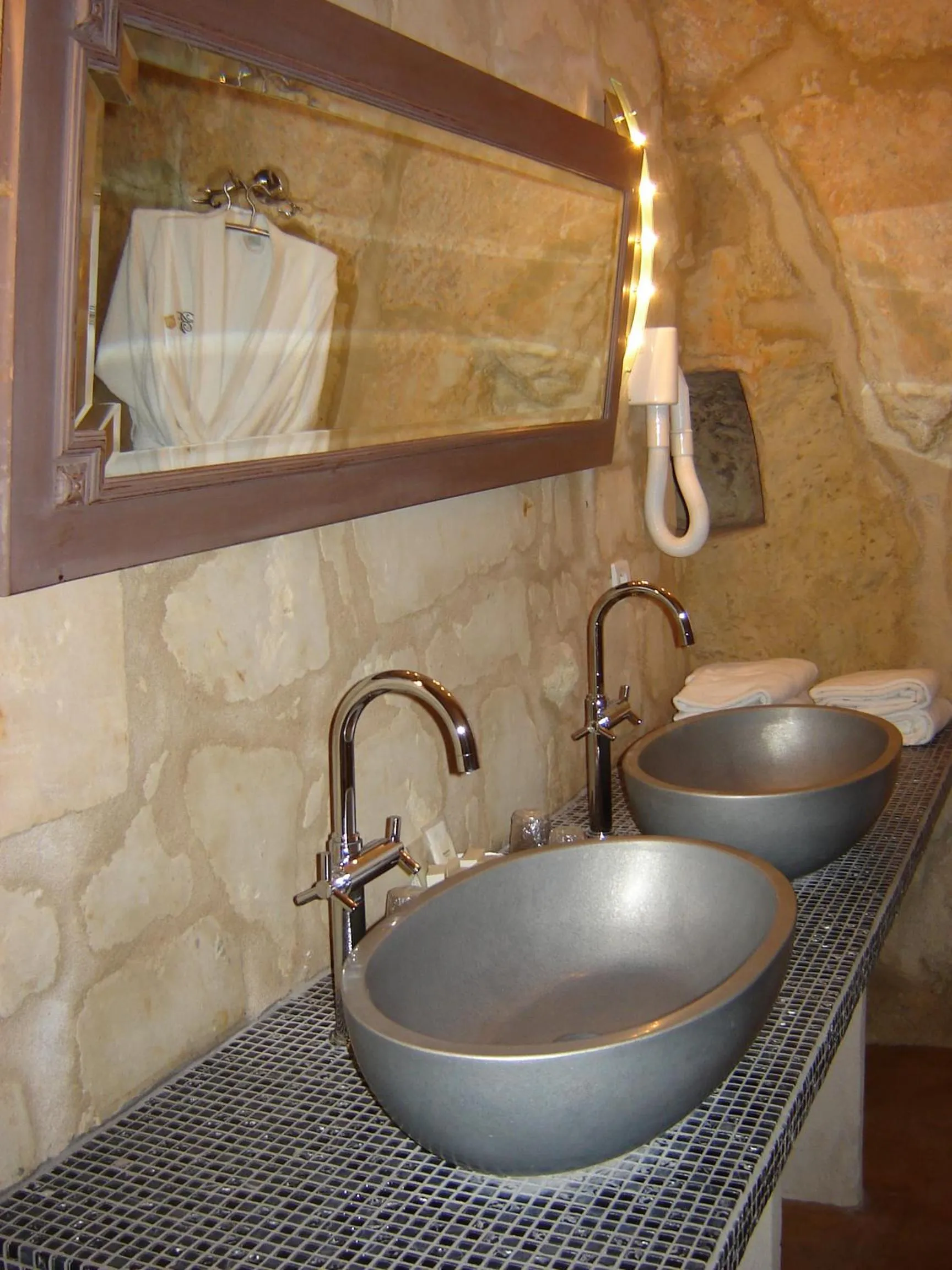 Bathroom in Logis Demeure de la Vignole