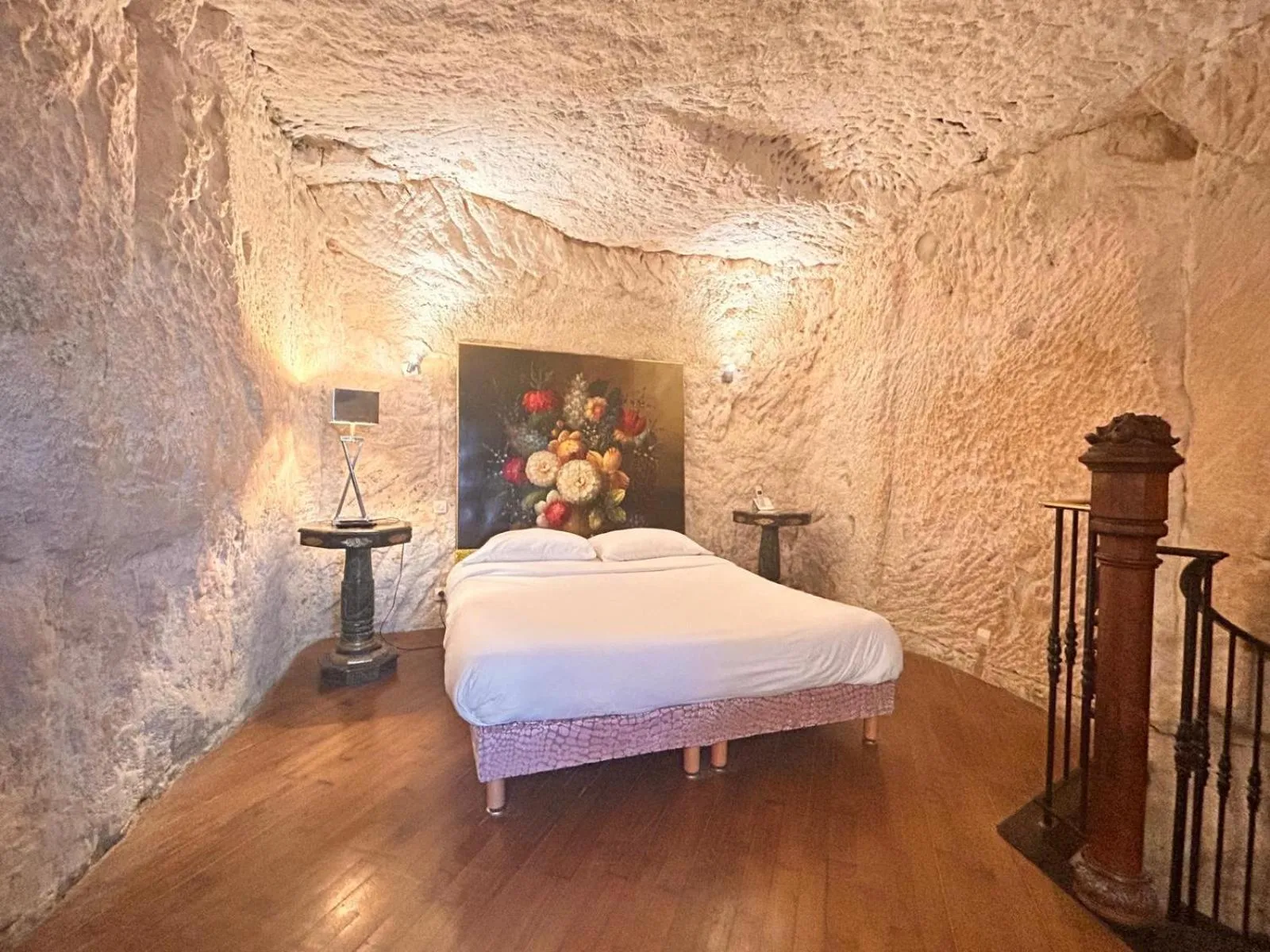 Bed in Logis Demeure de la Vignole