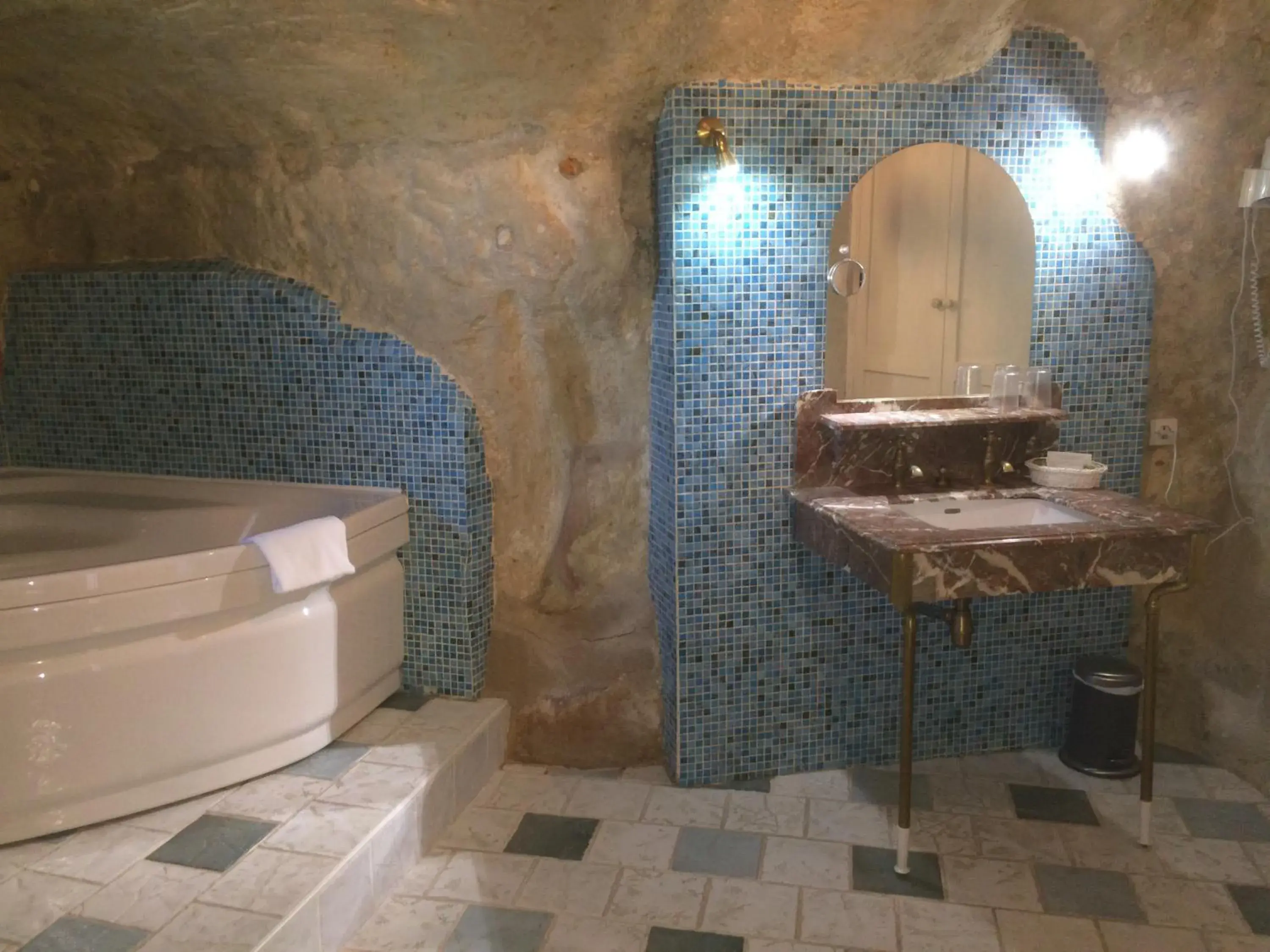 Superior Suite - Cave in Logis Demeure de la Vignole Superior Suite - Cave in Logis Demeure de la Vignole