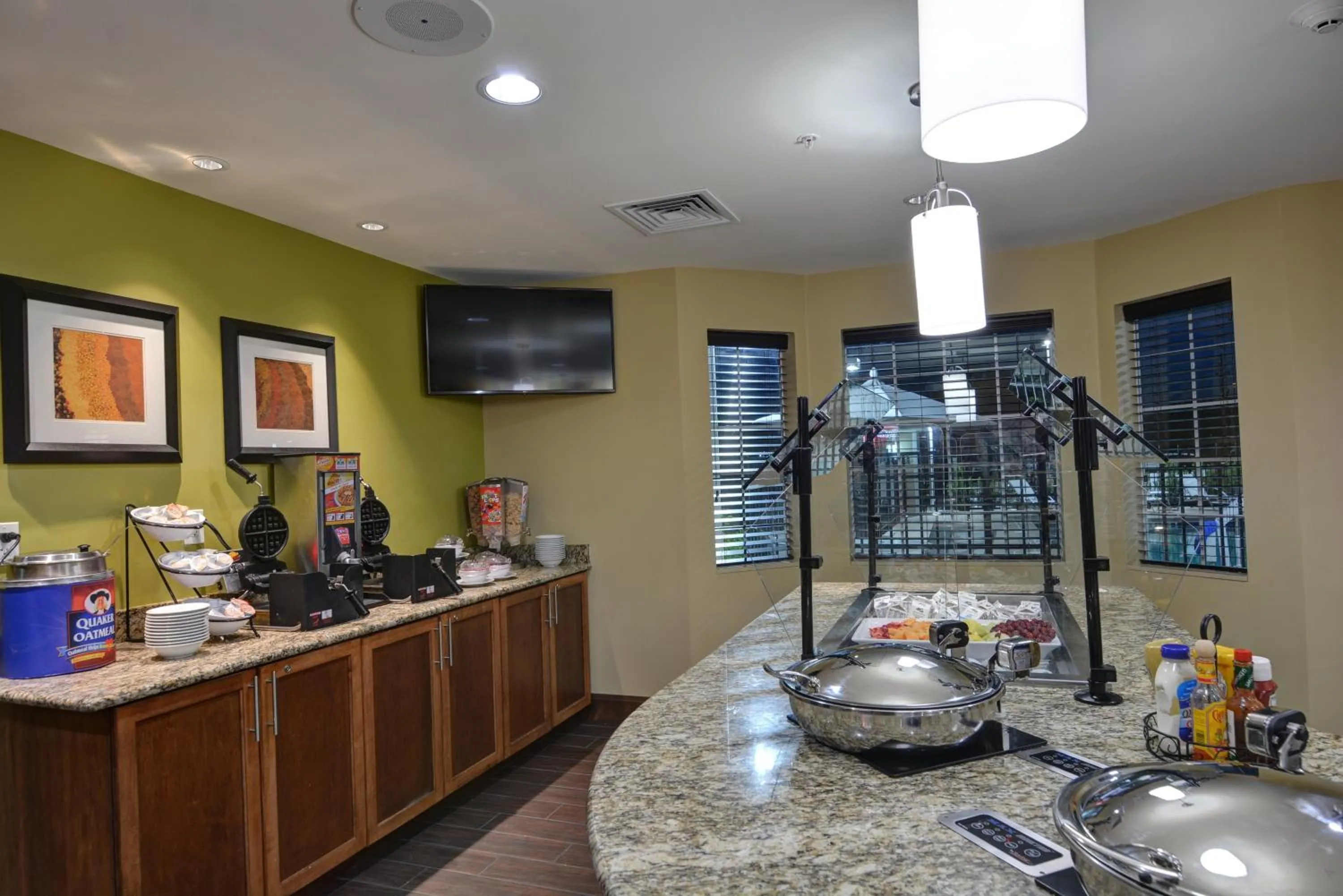Breakfast, Restaurant/Places to Eat in Staybridge Suites Lakeland West