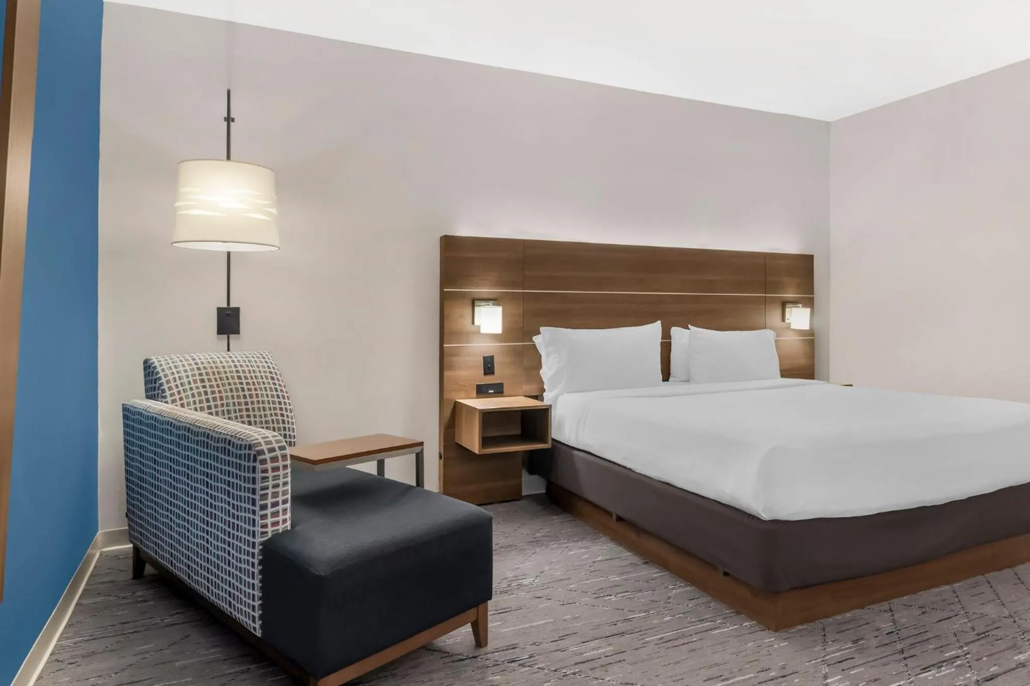 Photo of the whole room, Bed in Holiday Inn Express - Nashville South - Spring Hill by IHG
