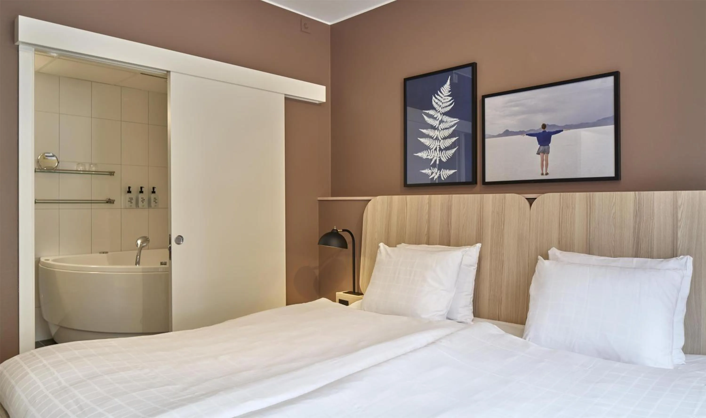 Photo of the whole room, Bed in Scandic Sjöfartshotellet