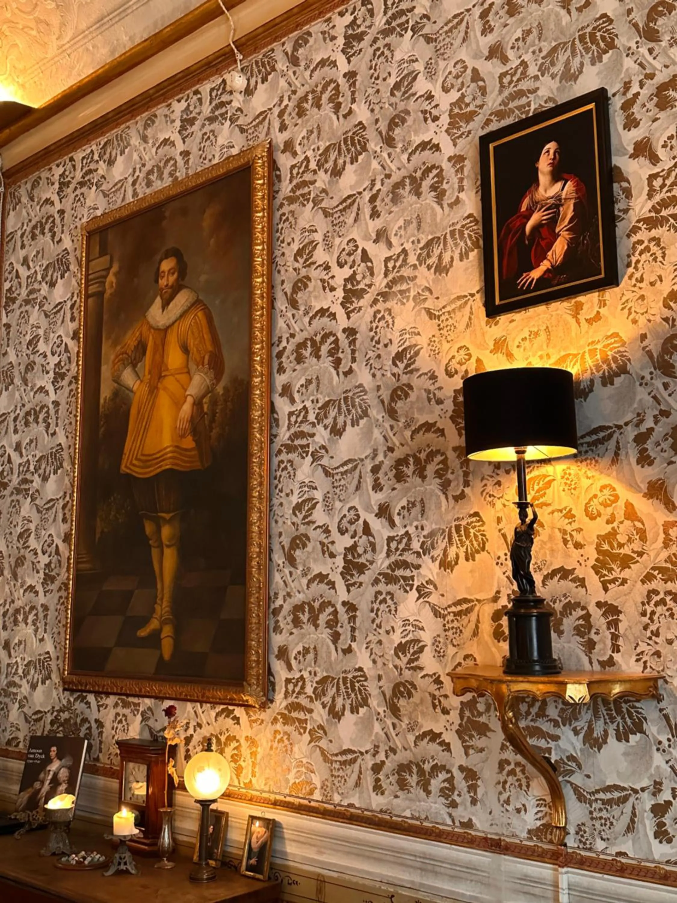 Decorative detail in Casa Santangelo Suites