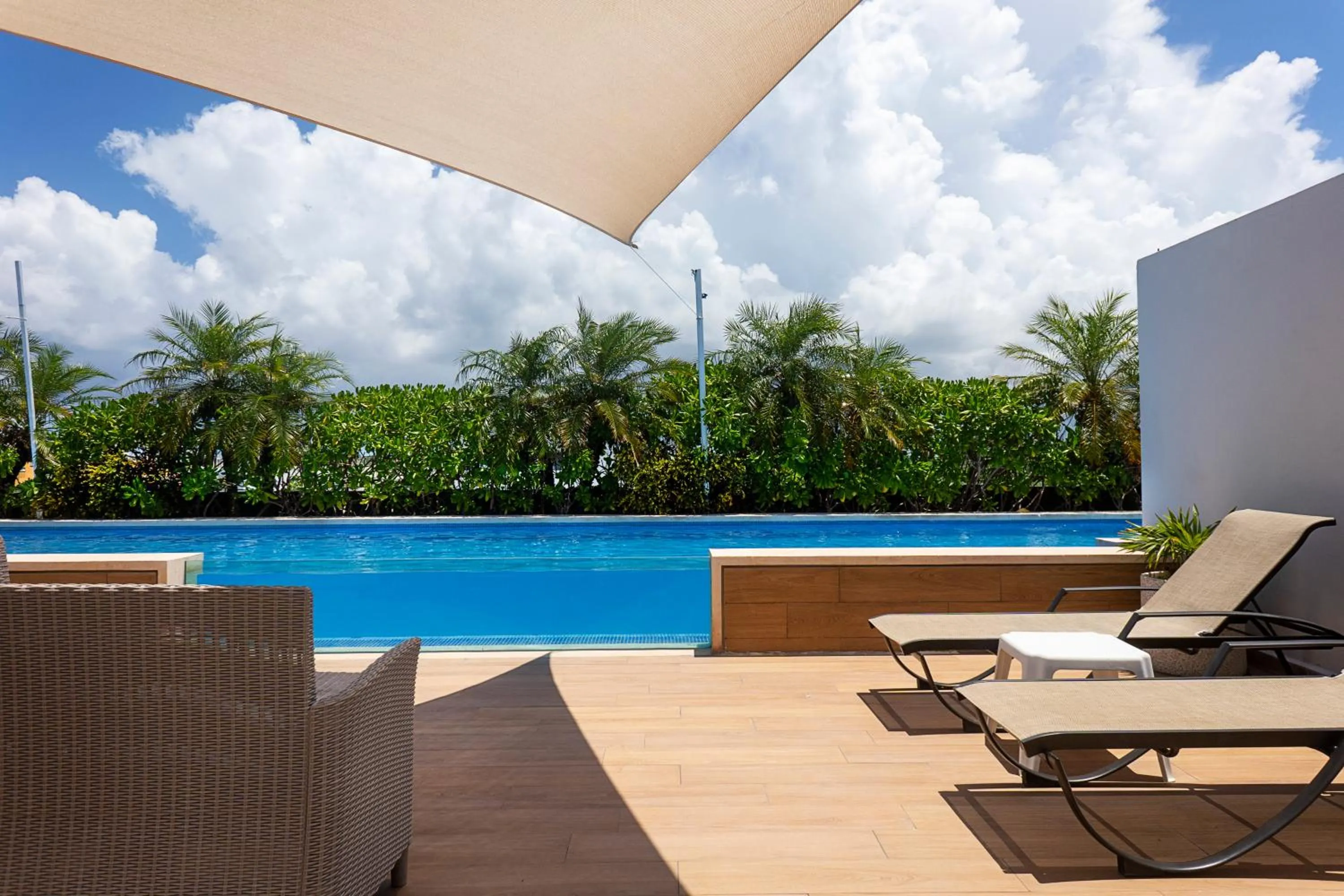 Patio in Opal Suites Apartments