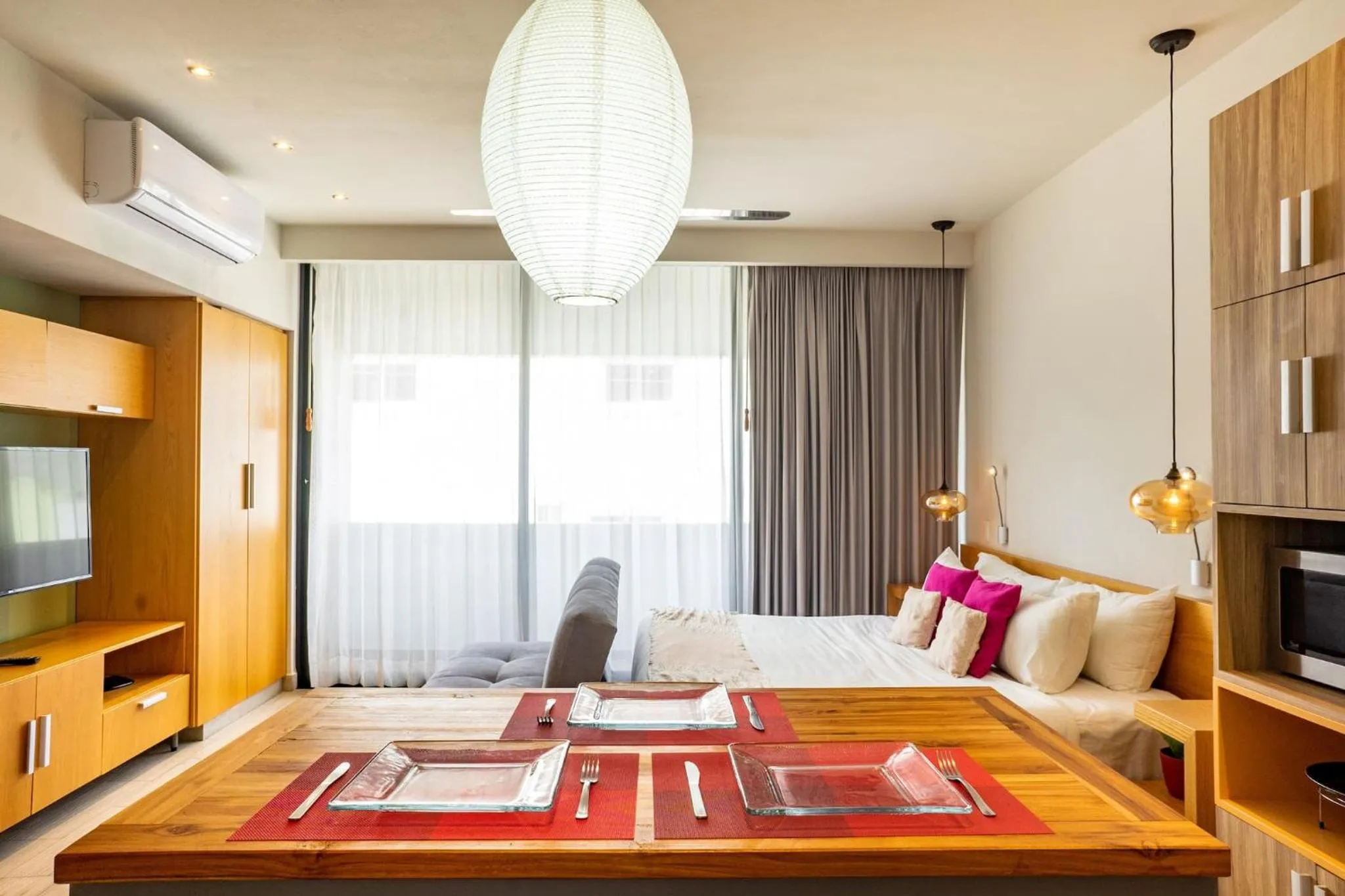 Kitchen or kitchenette, Bed in Opal Suites Apartments