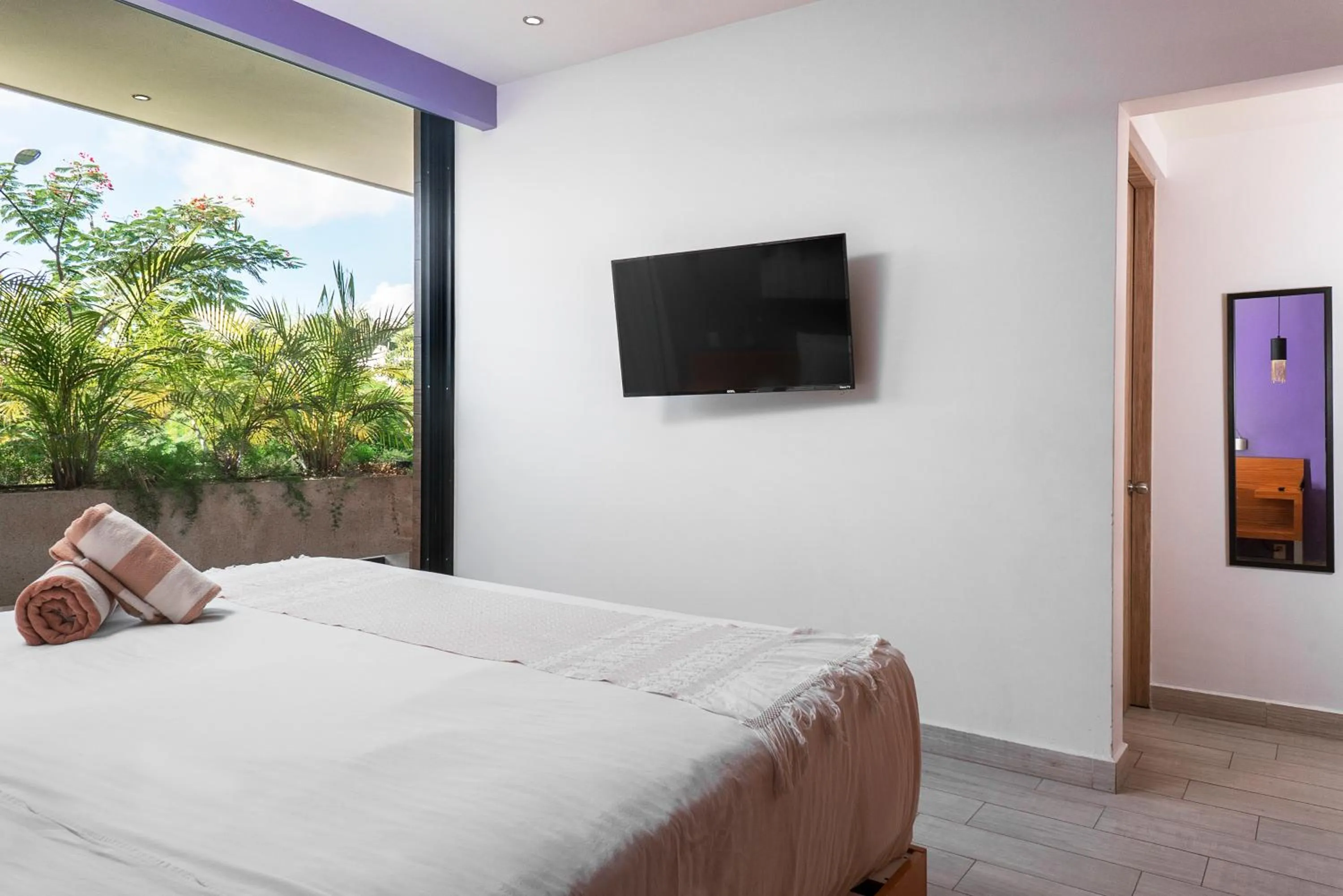 Bedroom, Bed in Opal Suites Apartments