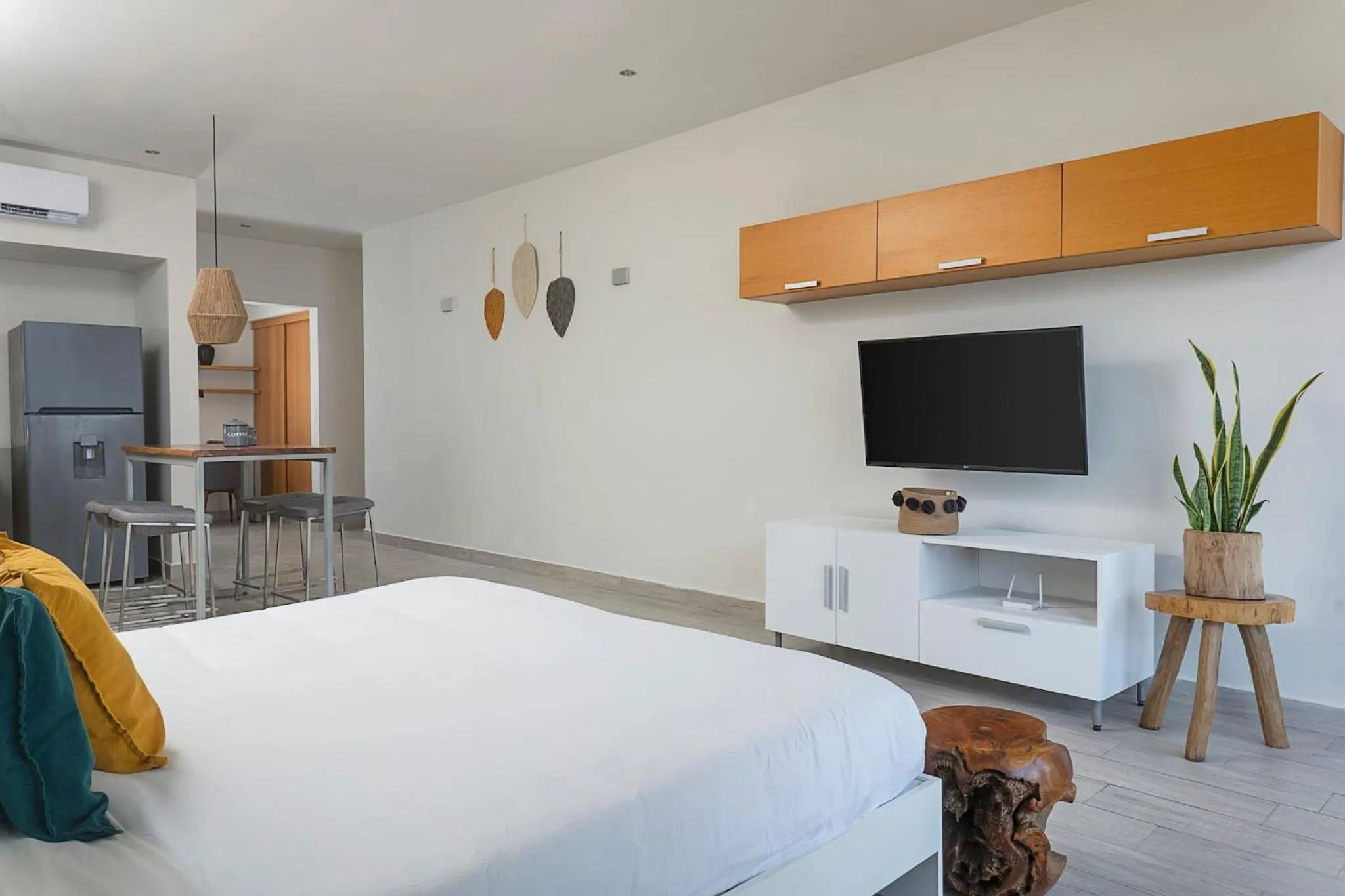 Other, Bed in Opal Suites Apartments