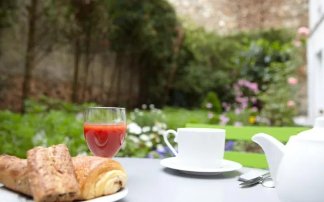 Breakfast in Hôtel d'Angleterre