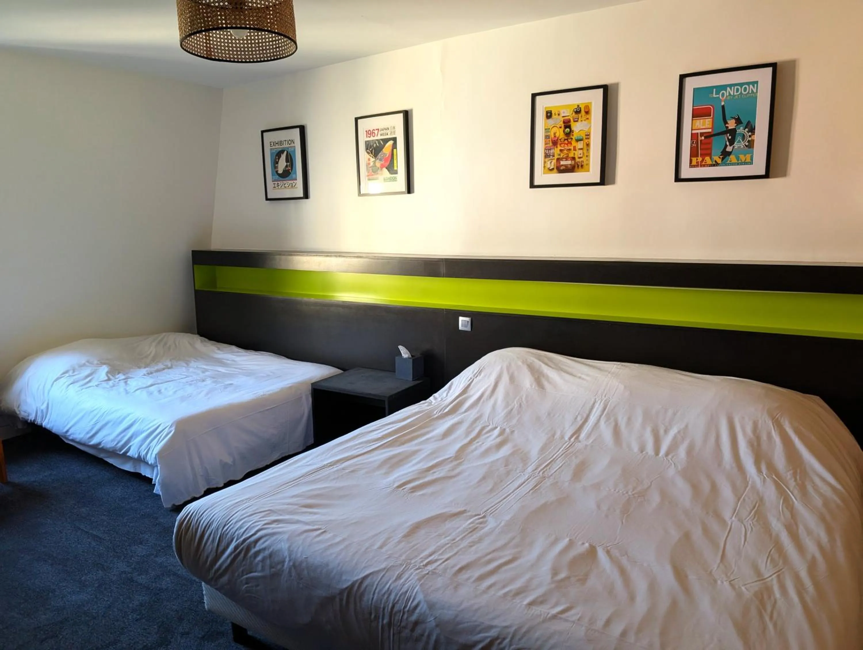 Bed in Hôtel d'Angleterre