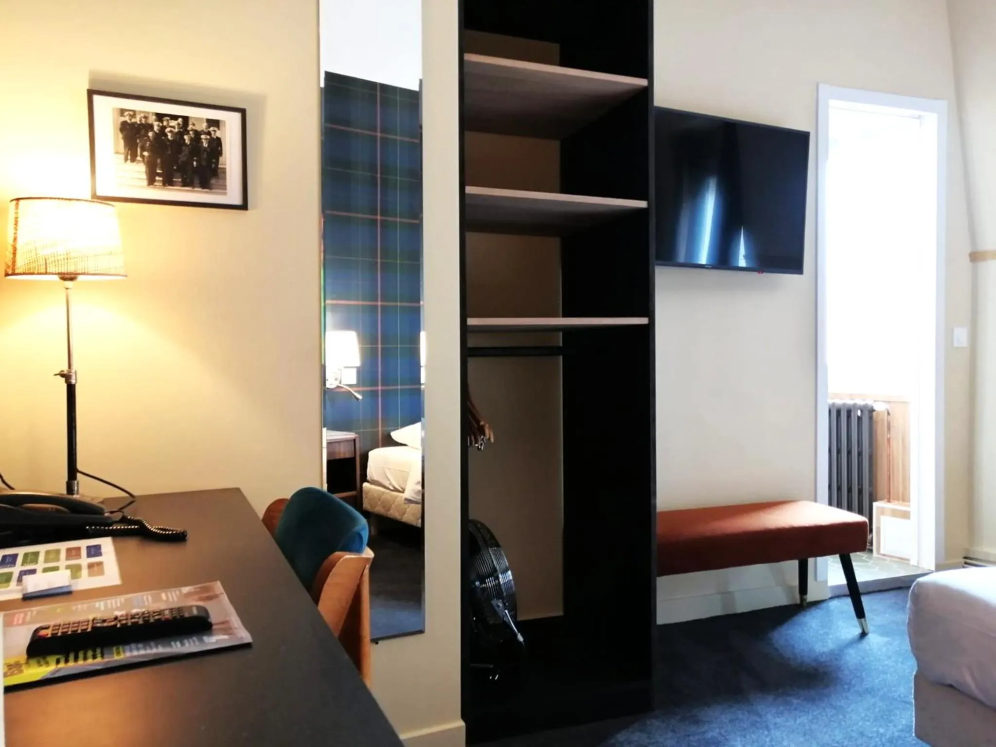 TV and multimedia in Hôtel d'Angleterre