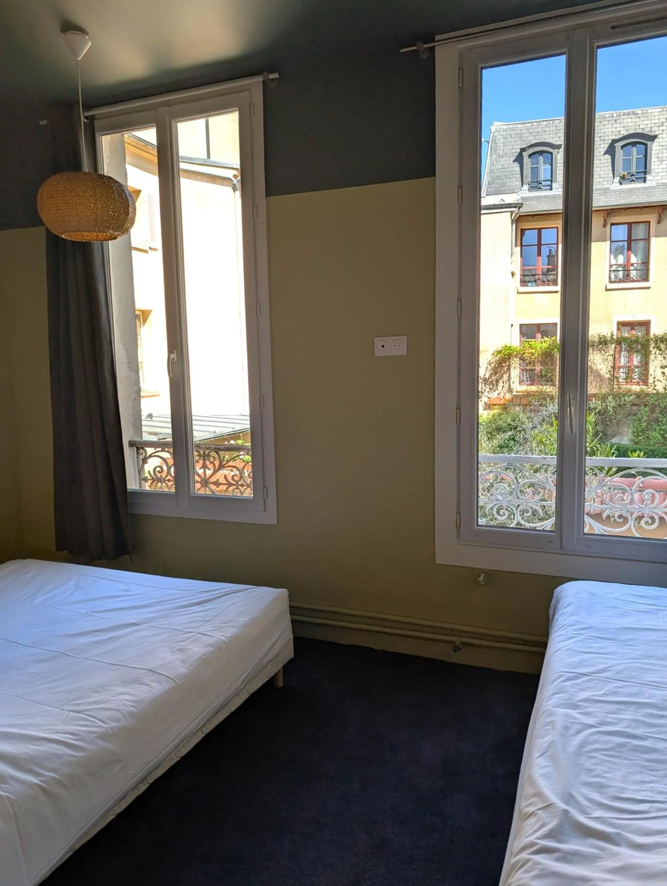 Bed in Hôtel d'Angleterre