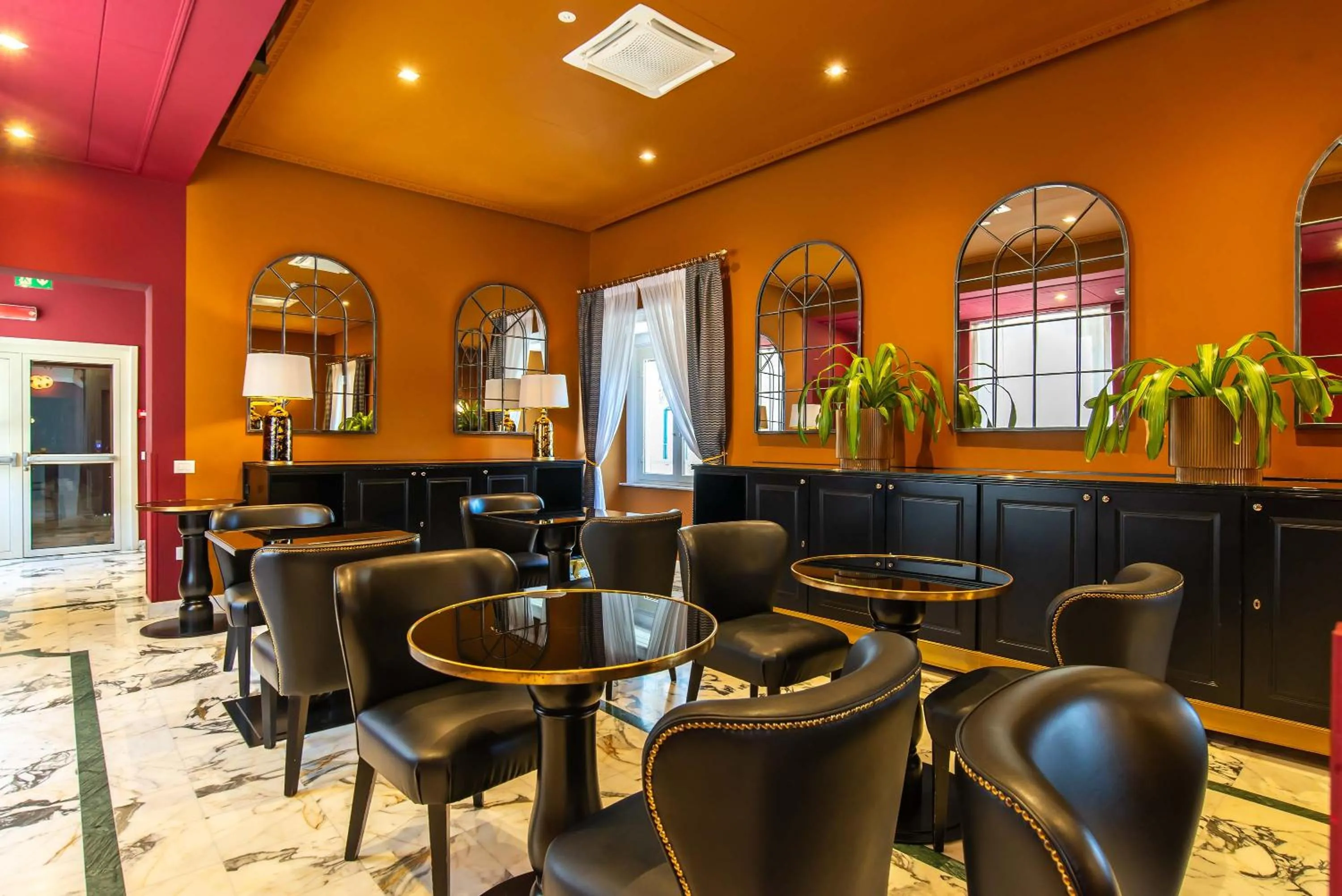 Breakfast in Boutique Hotel Metro 900