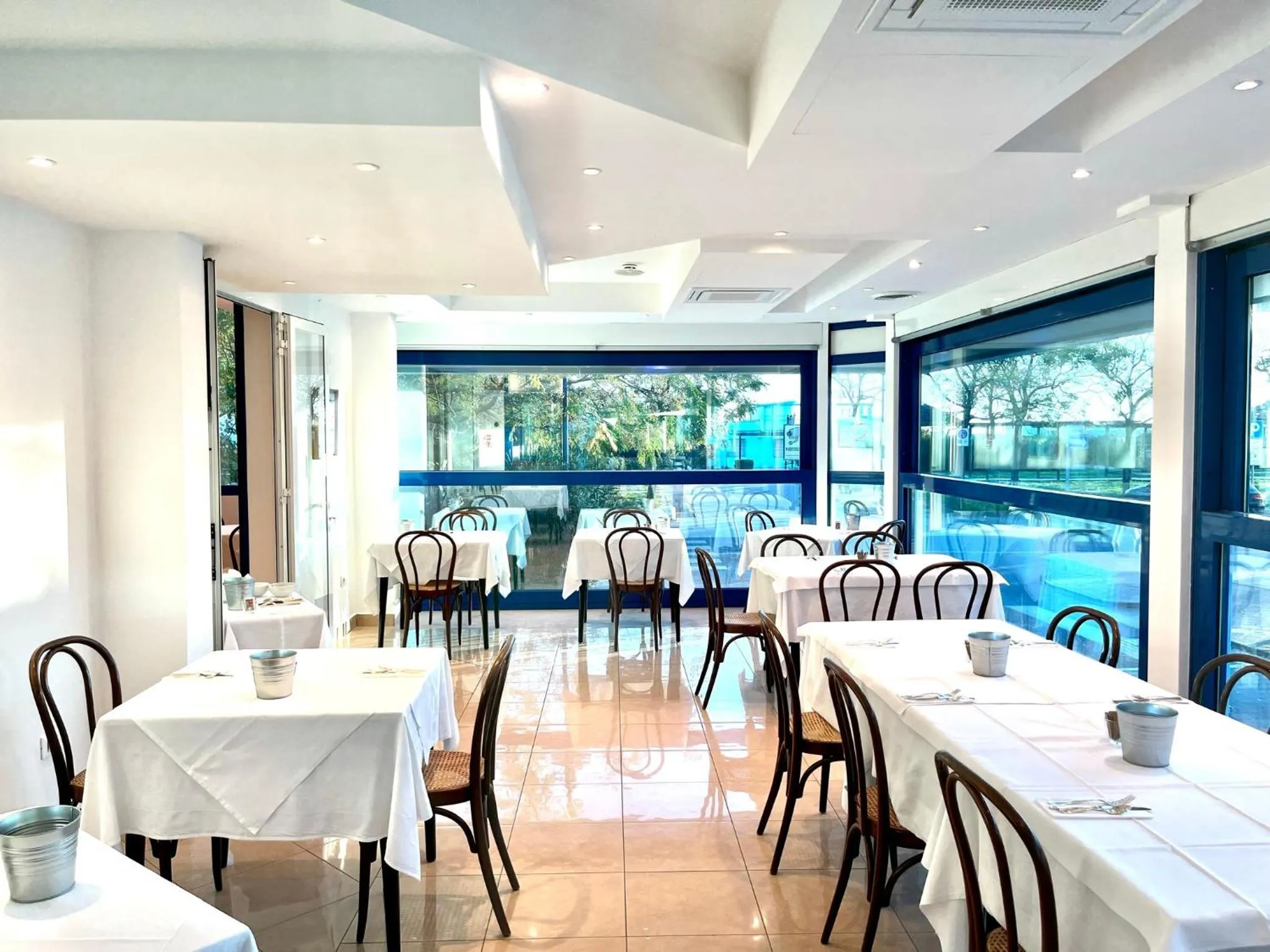 Restaurant/places to eat in Hotel Venere