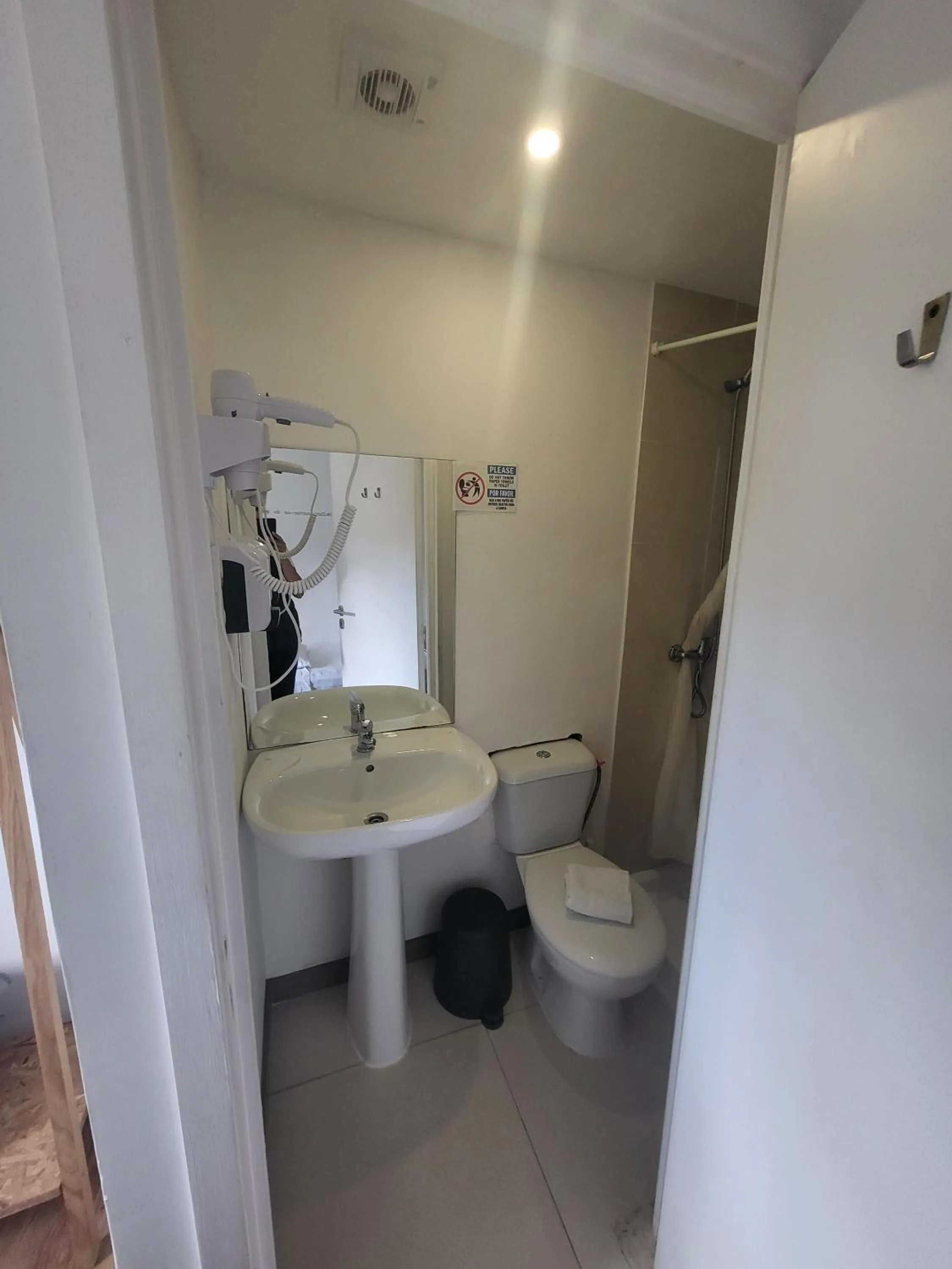 Bathroom in What Else - Fatima